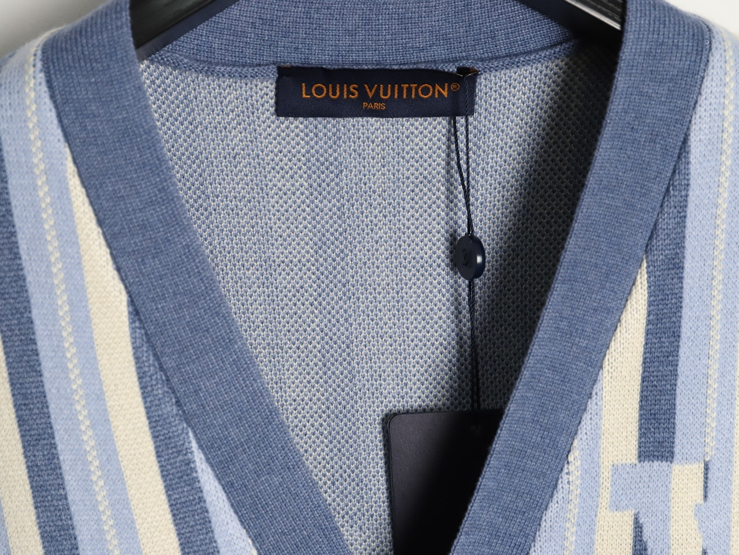 l0vis Vvtt0n lv knitting cardigan
