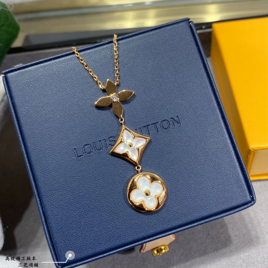 L0vis Vvtt0n Three-Flower Necklace Rose Gold