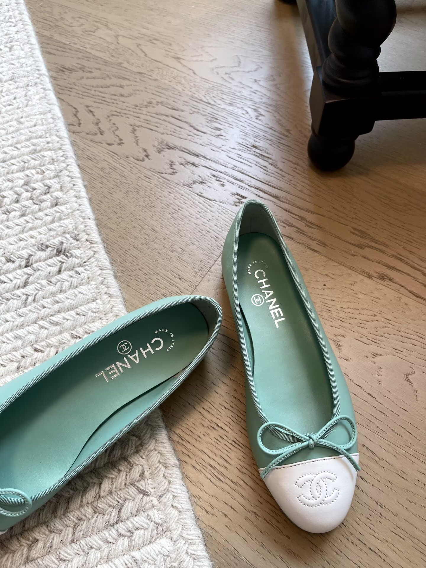 ua Ch**el ballet flats
