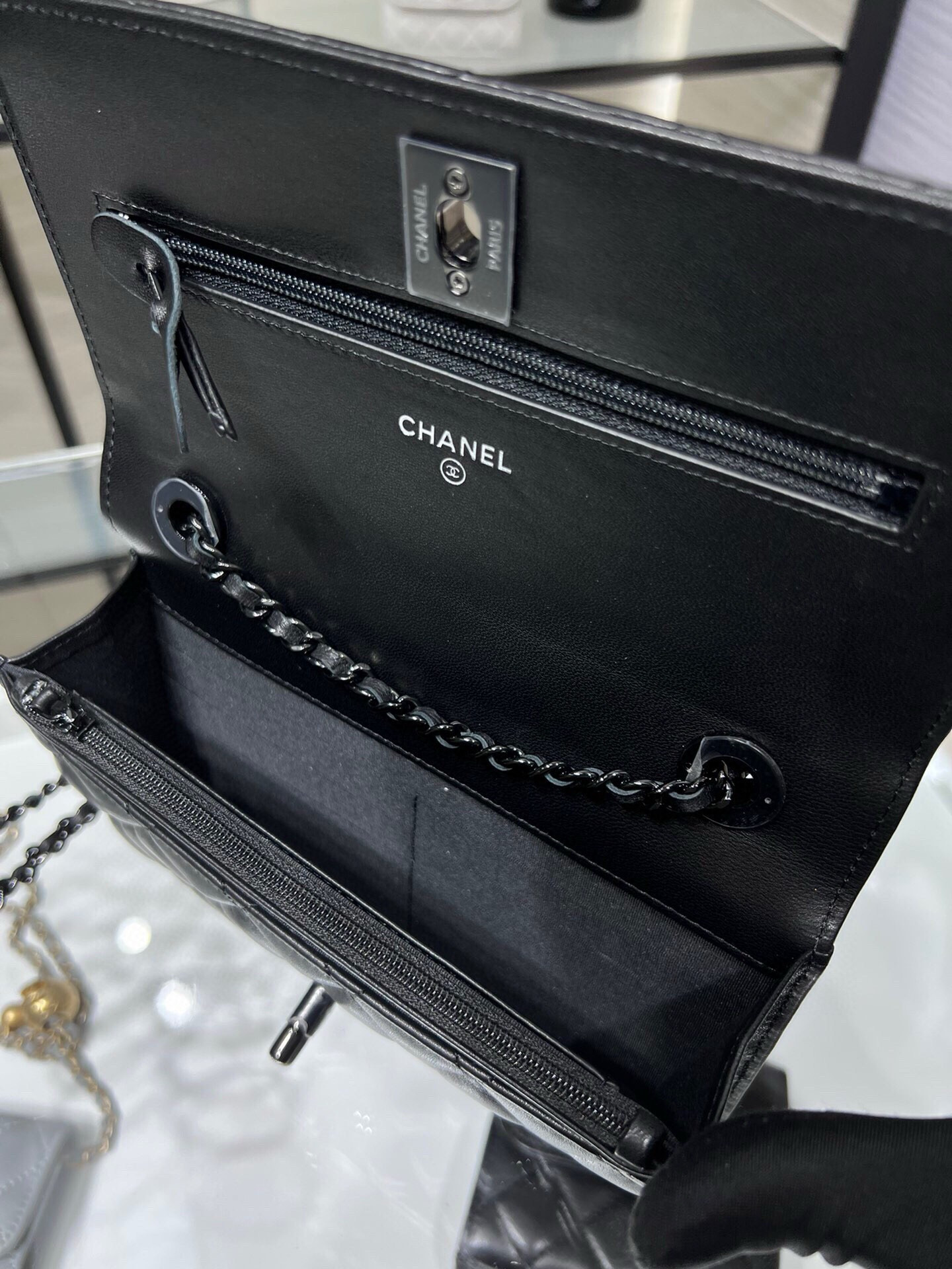 Chanel WOC Trendy CC Wallet On Chain 19x12x3.5cm