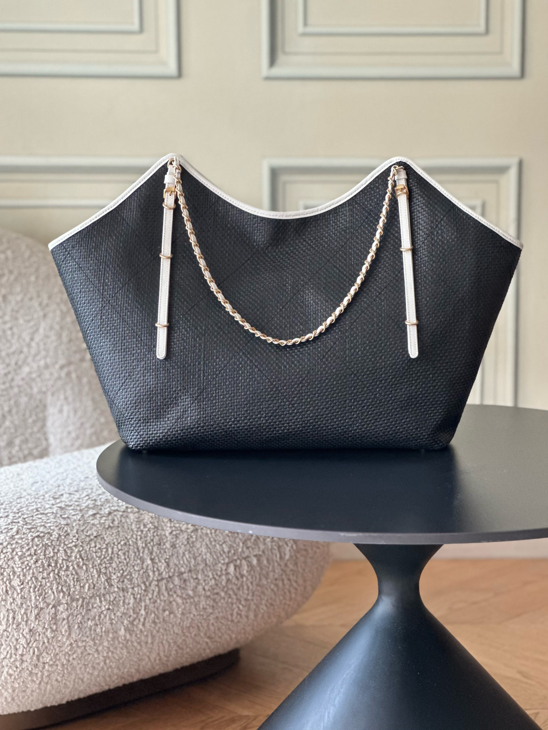 Chanel Maxi Shopping Bag AS5463 36 x 59 x 13cm