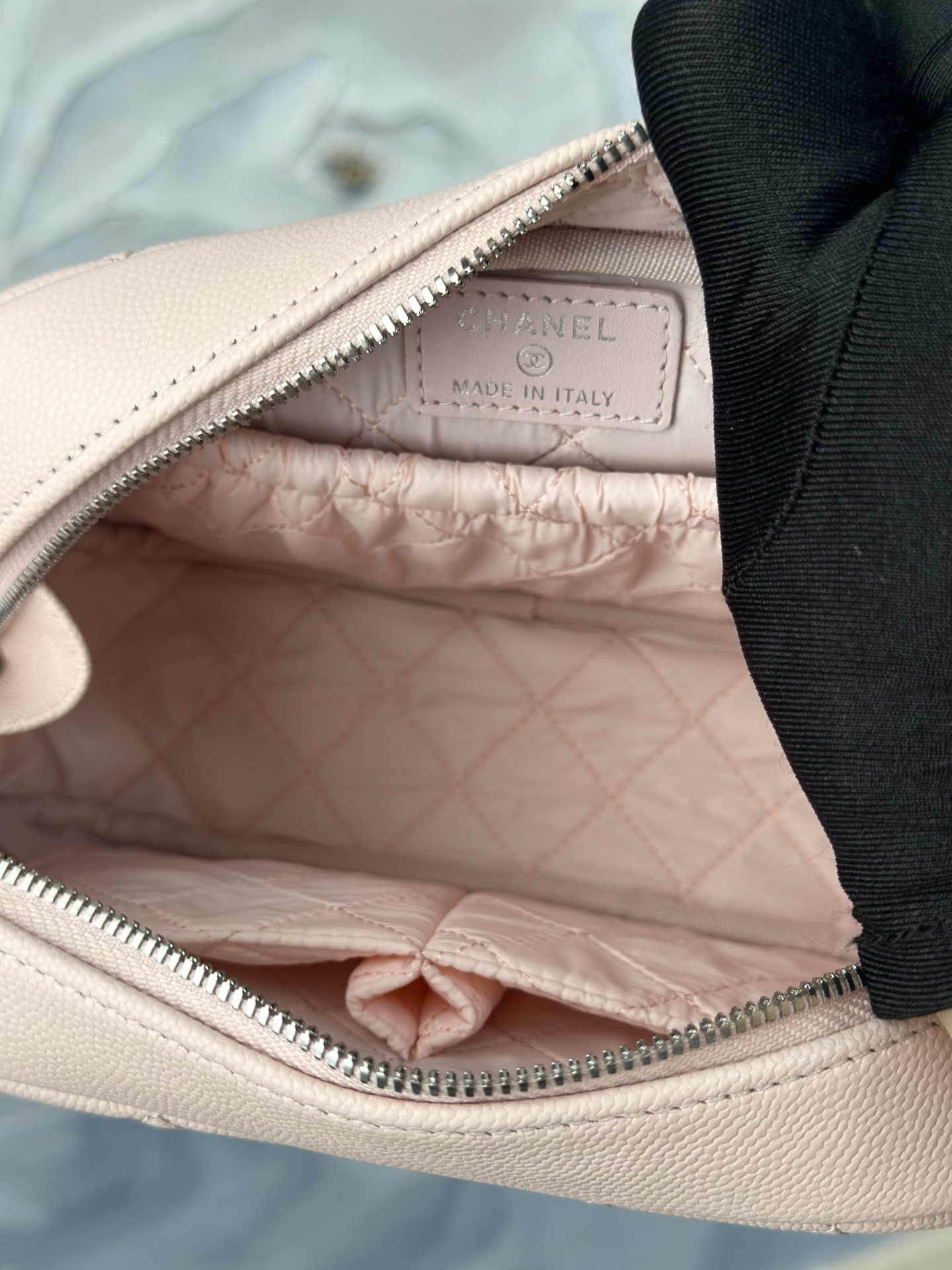 Chanel Pouch Bag A31104 18.5x6x11cm