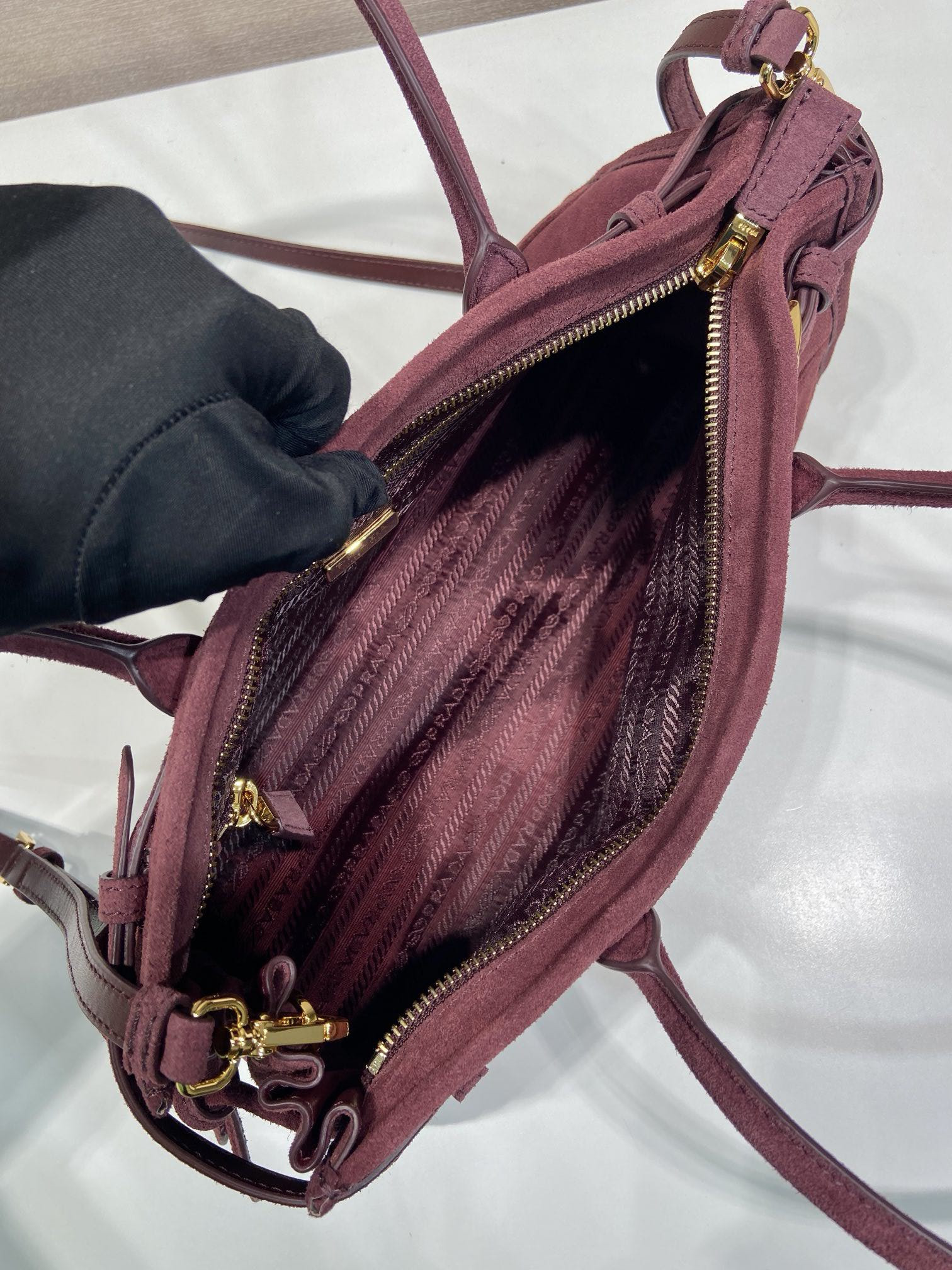 Pra*a Bonnie Medium Handbag 32x15.5x12cm