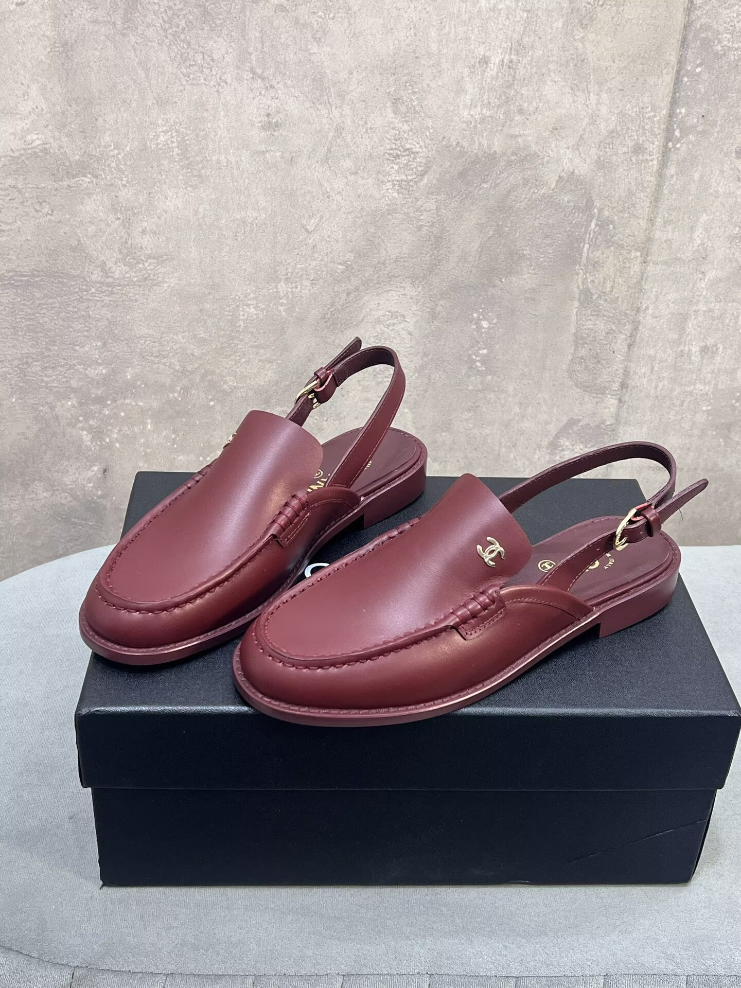 ua Ch**el slingbacks
