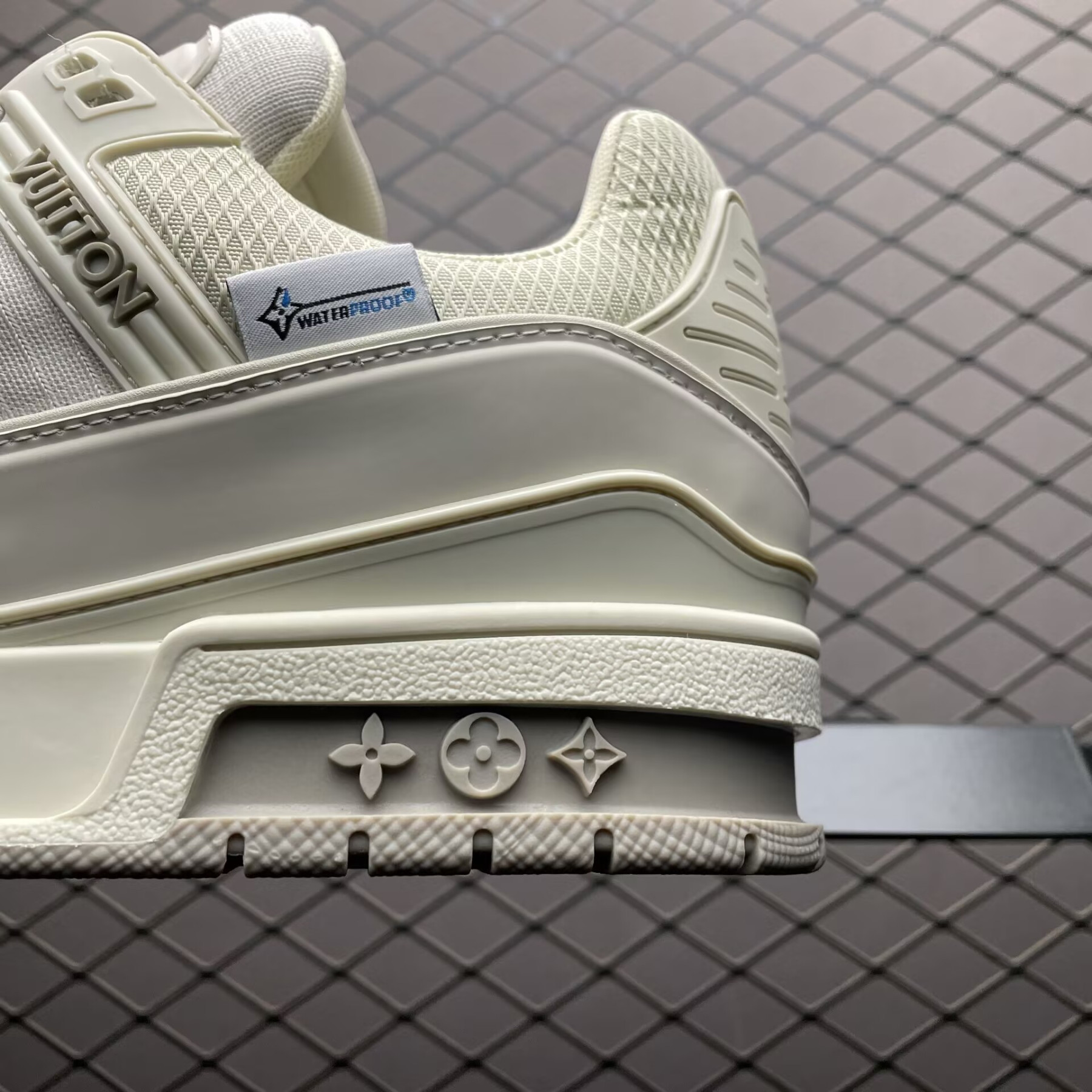 UA LV trainer Sneakers