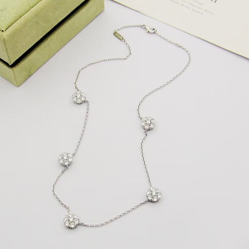 V*n Cl**f & arpels fleurette necklace