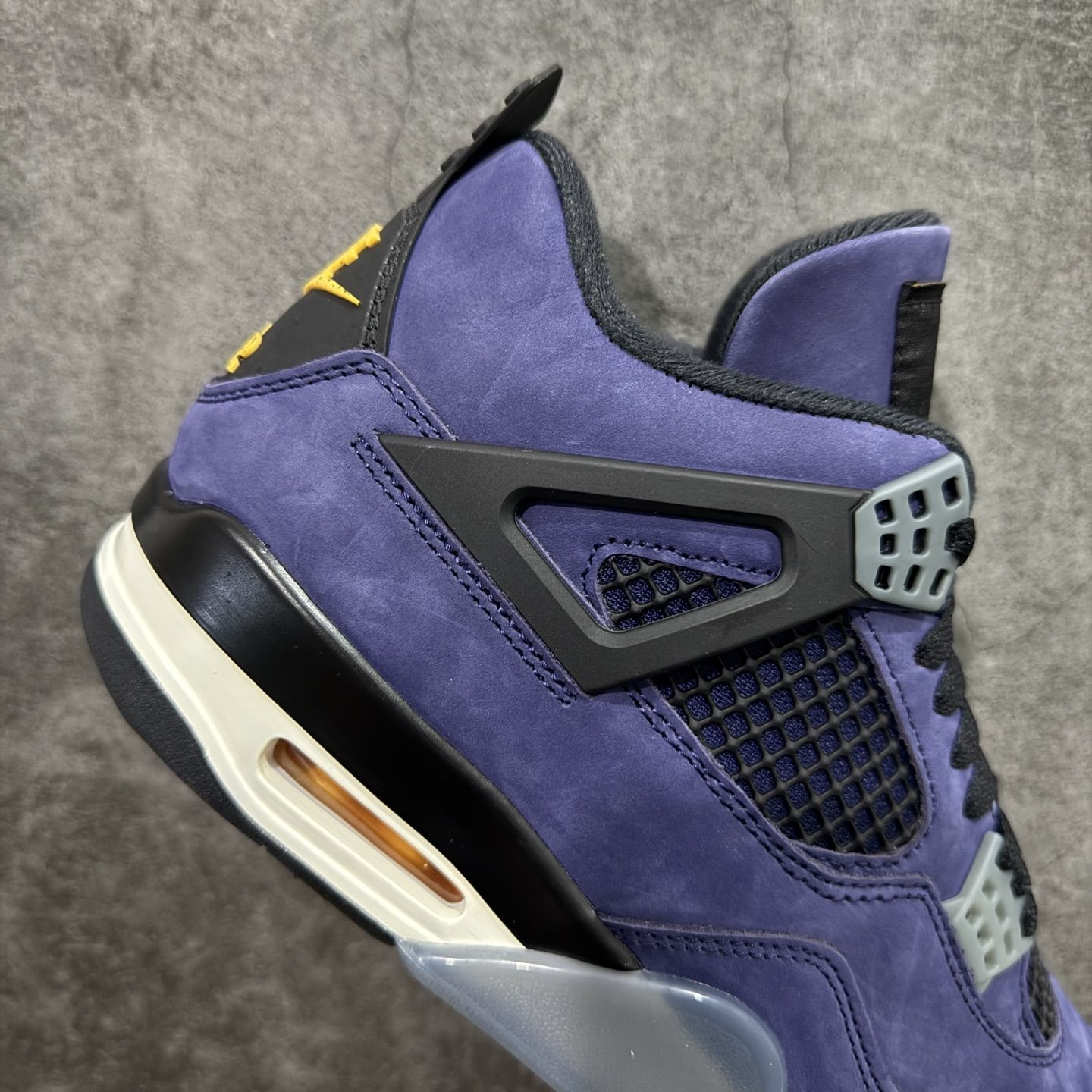 UA Air Jordan 4 Retro