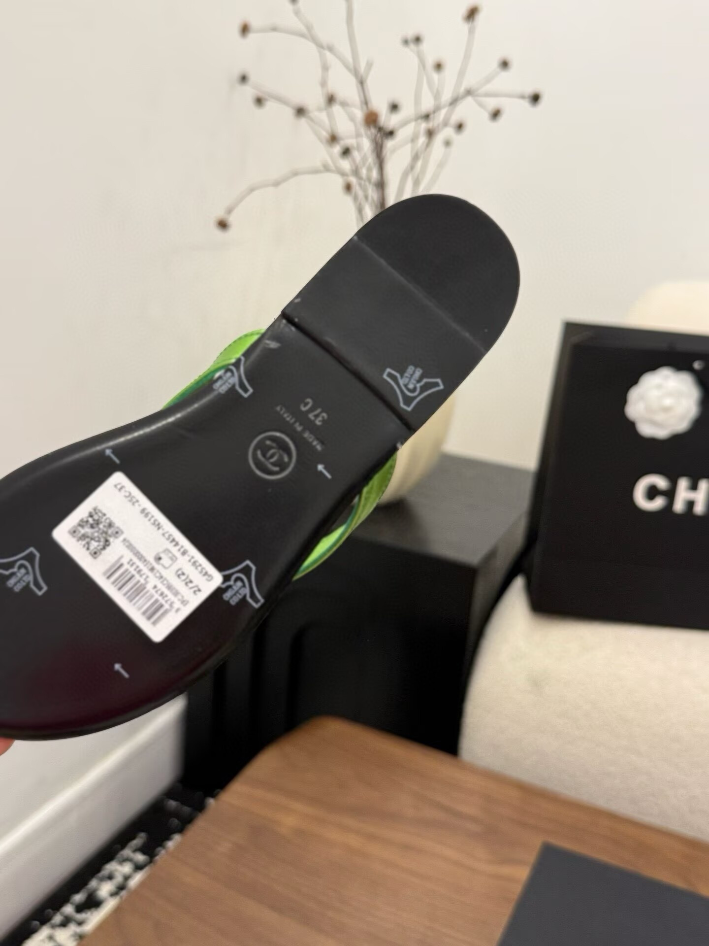 UA Chanel Slides