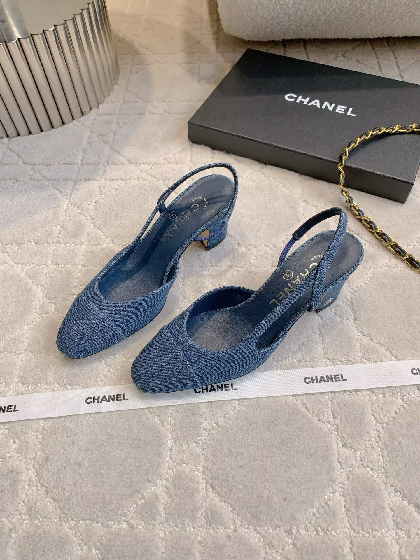 ua Ch**el slingback