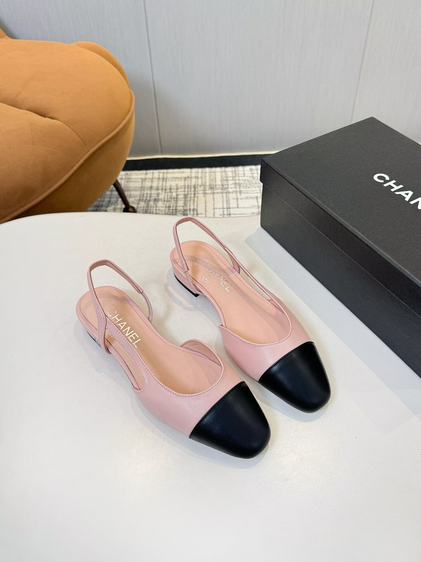 ua Ch**el slingbacks flat