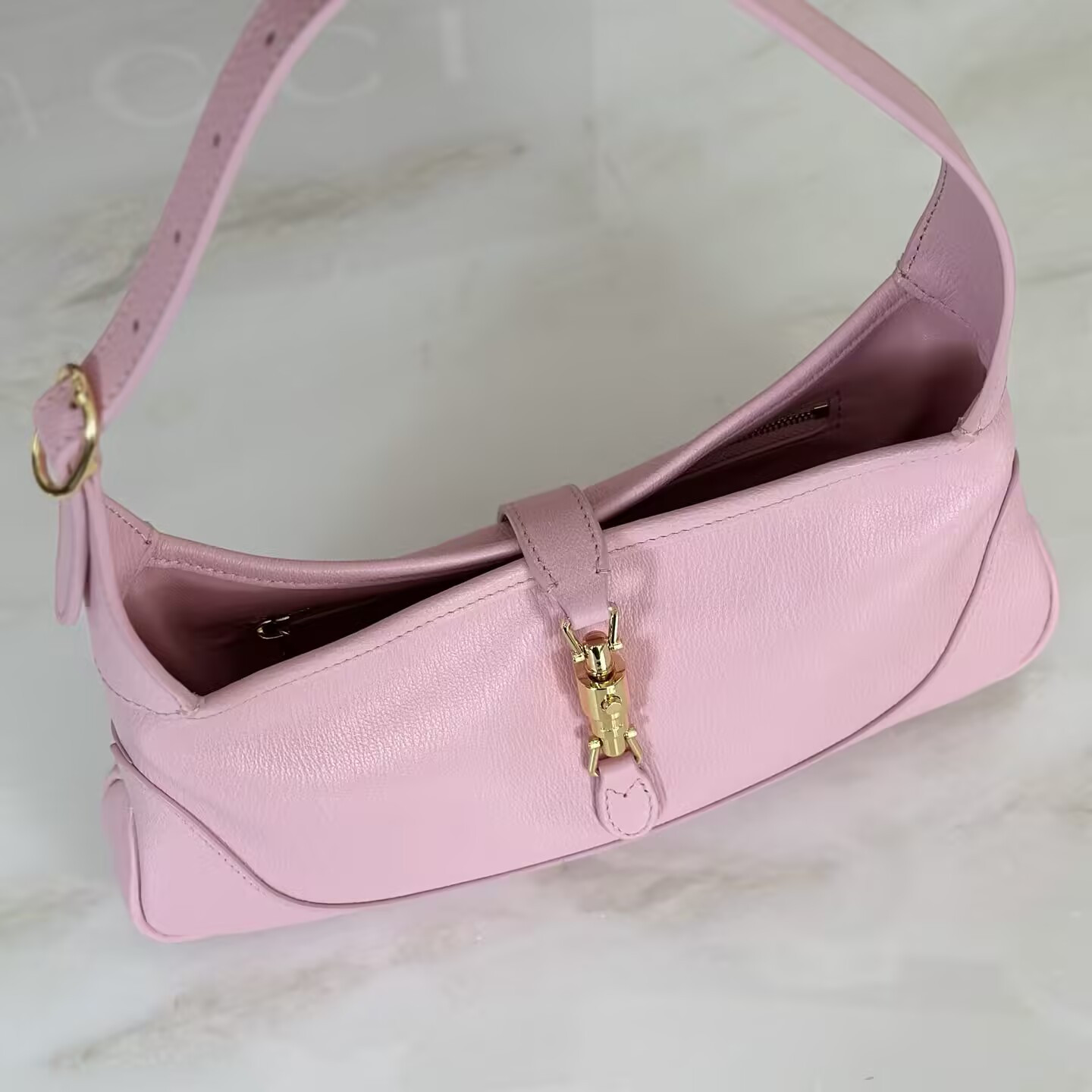 Gvc*1 jackie slim shoulder bag 27x13x3.5cm