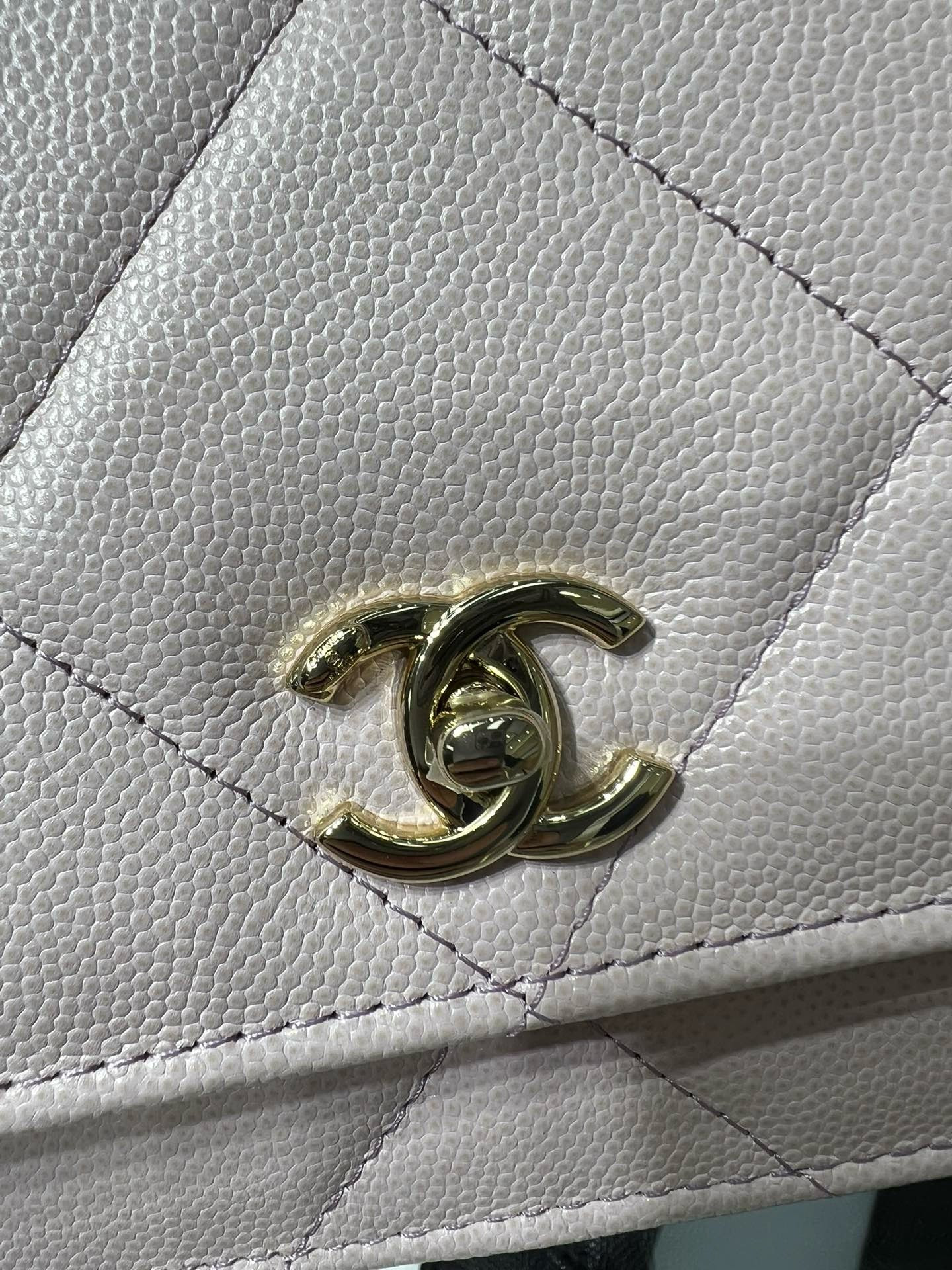 Chanel FLAP BAG WITH TOP HANDLE 19x12x3.5cm