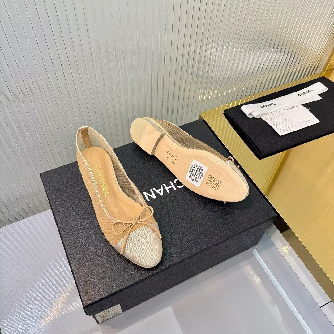 ua Ch**el ballet flats