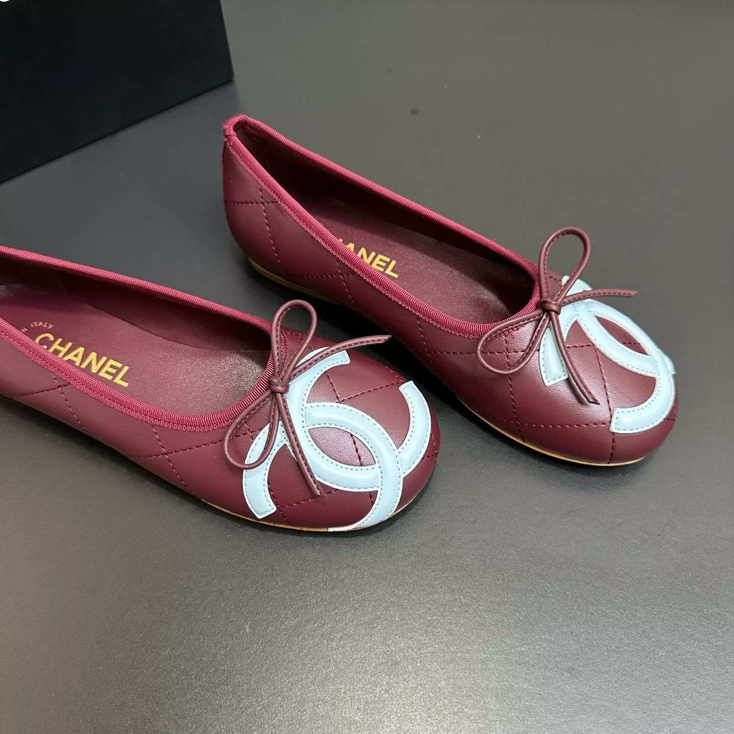 ua Ch**el ballet flat