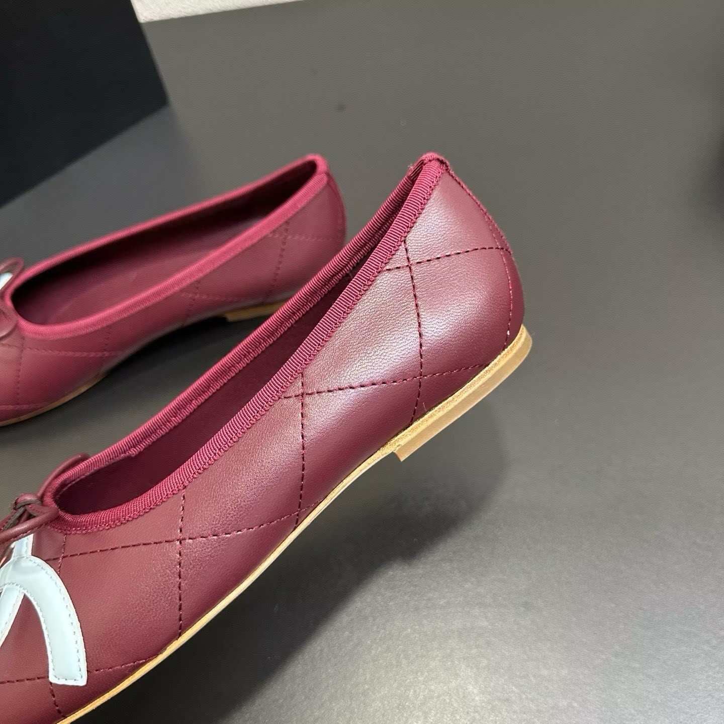 ua Ch**el ballet flat
