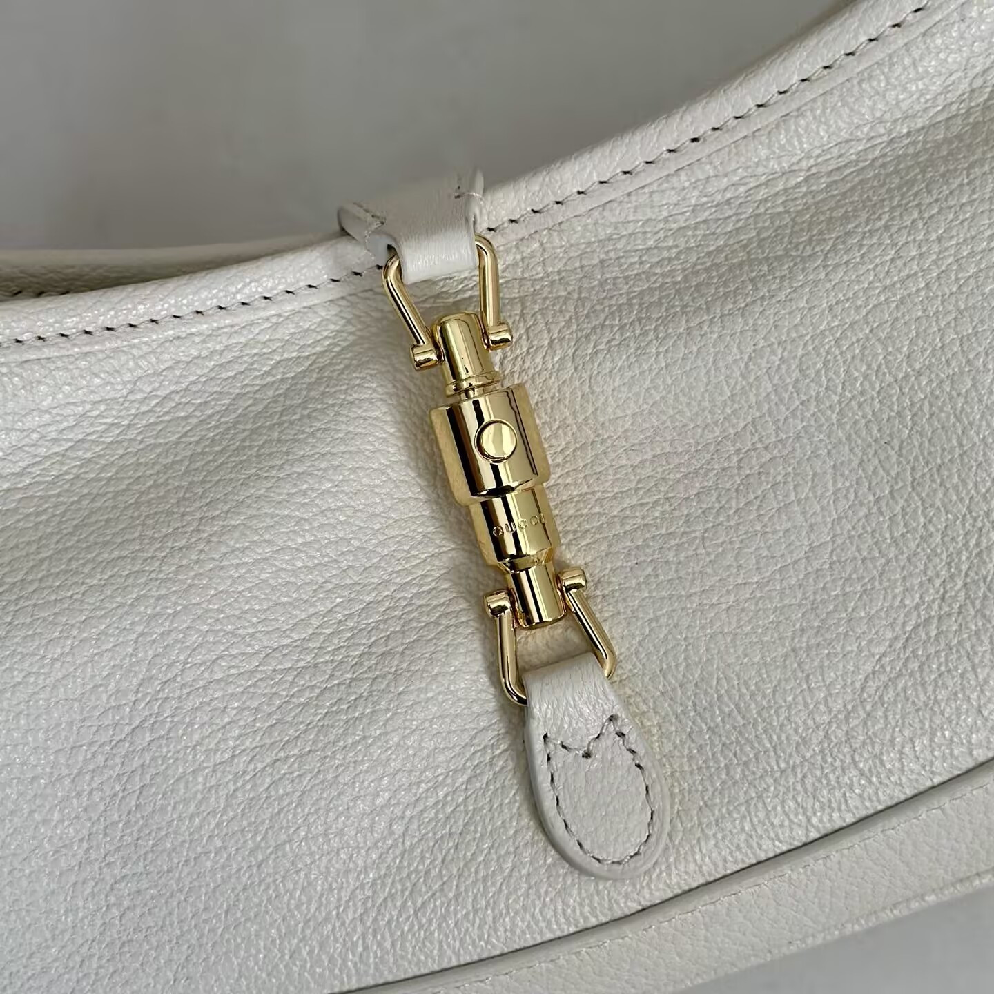 Gvc*1 jackie slim shoulder bag 27x13x3.5cm