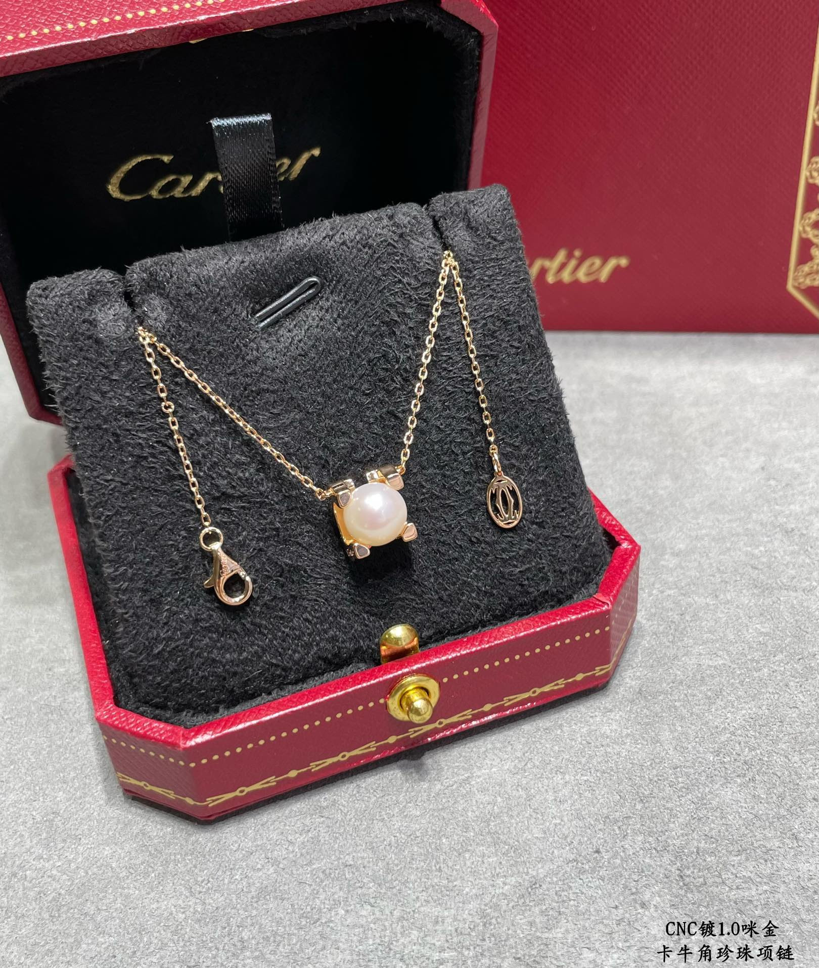Ca*t1er Horn pearl Necklace