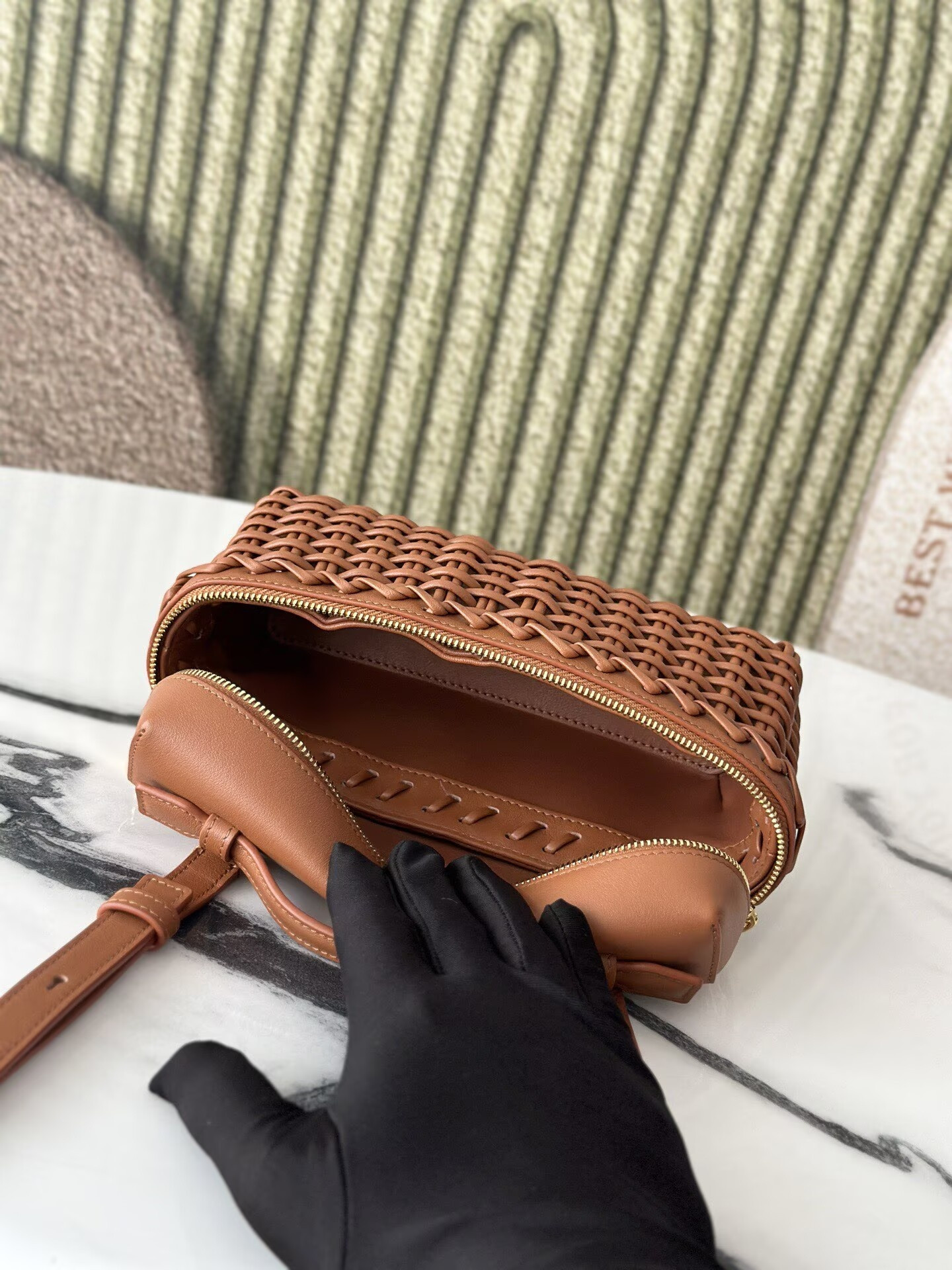 Loro Piana Extra Pocket L19 19 x 11.5 x 7cm