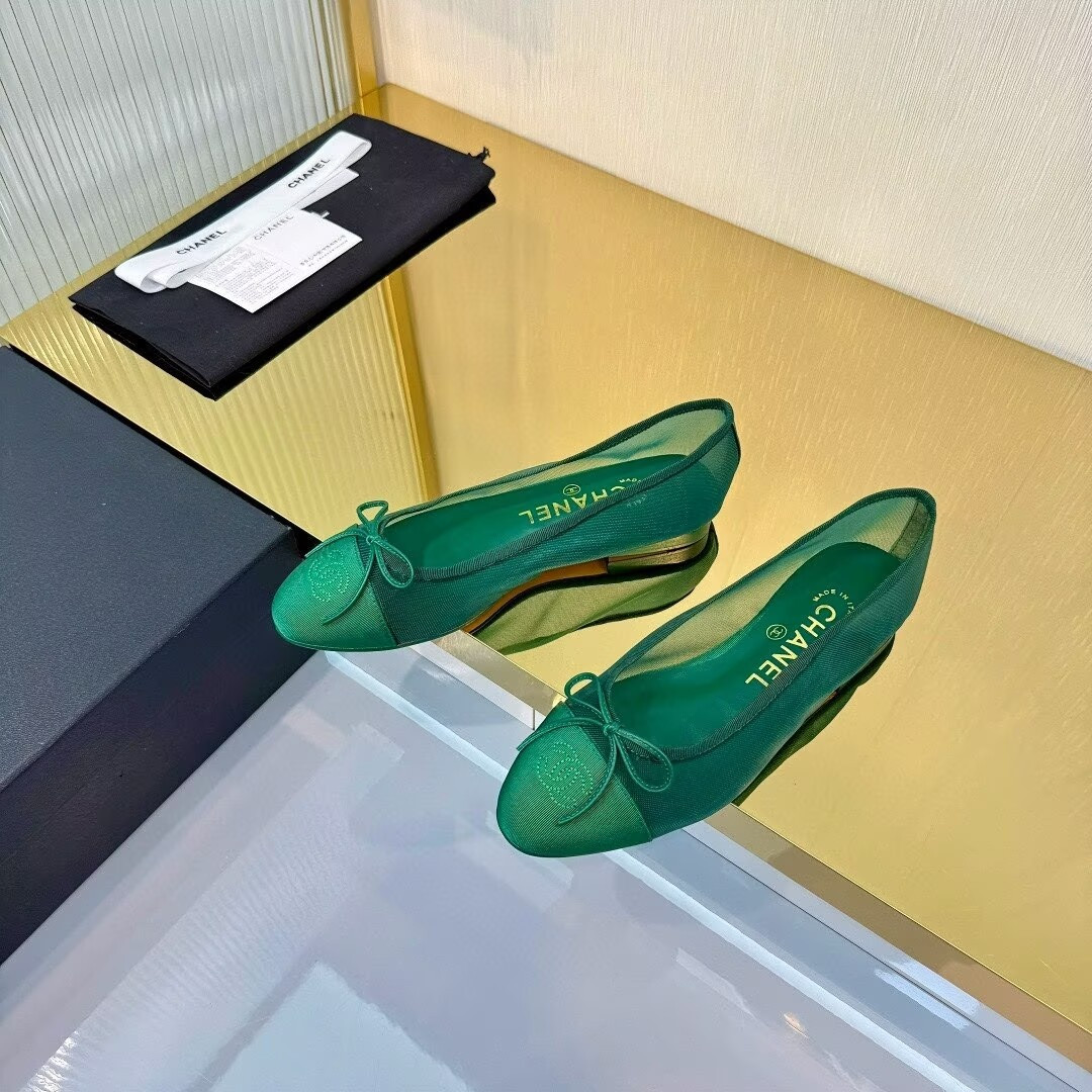 ua Ch**el ballet flats