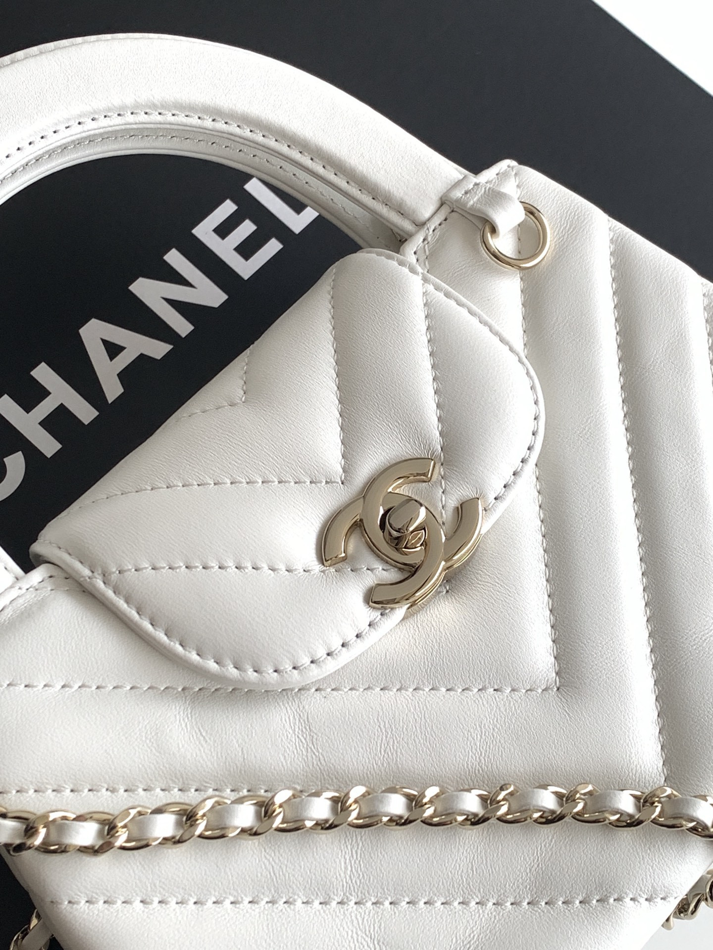 Chanel Kelly AS4416 19x13x7cm
