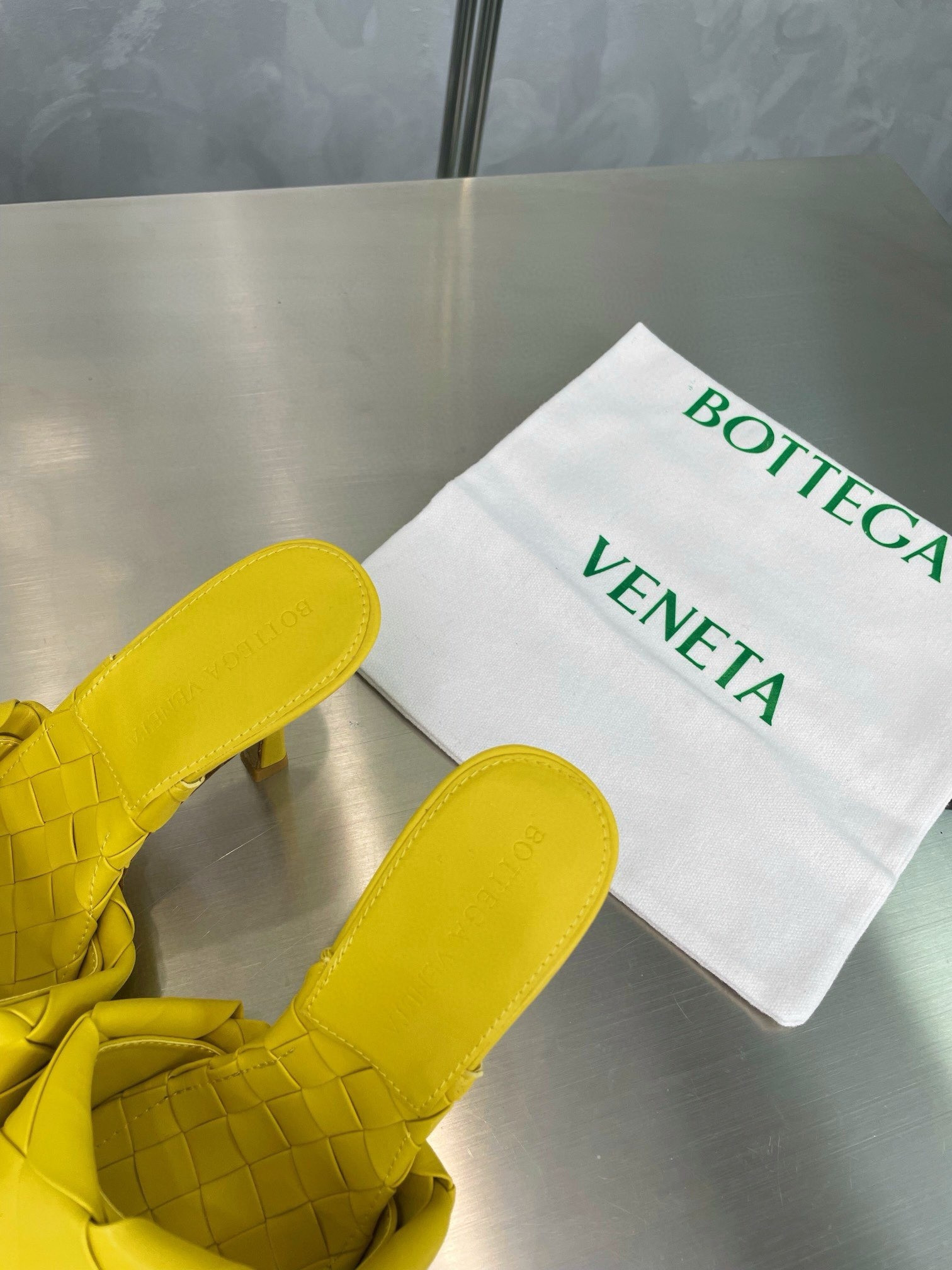 UA Bottega Veneta Lido Slides