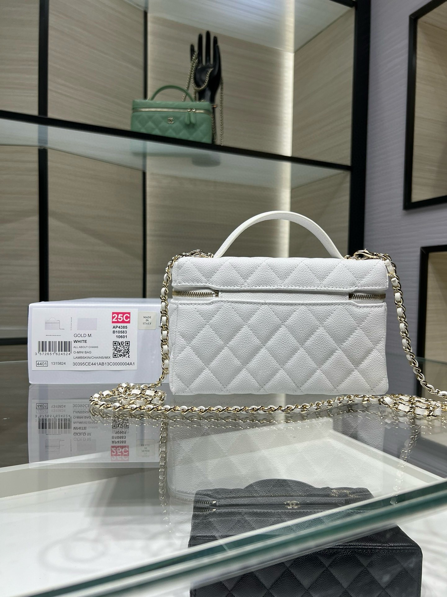 CHANEL Classic Vanity with chain Handbag AP4385 17x19.5x5cm