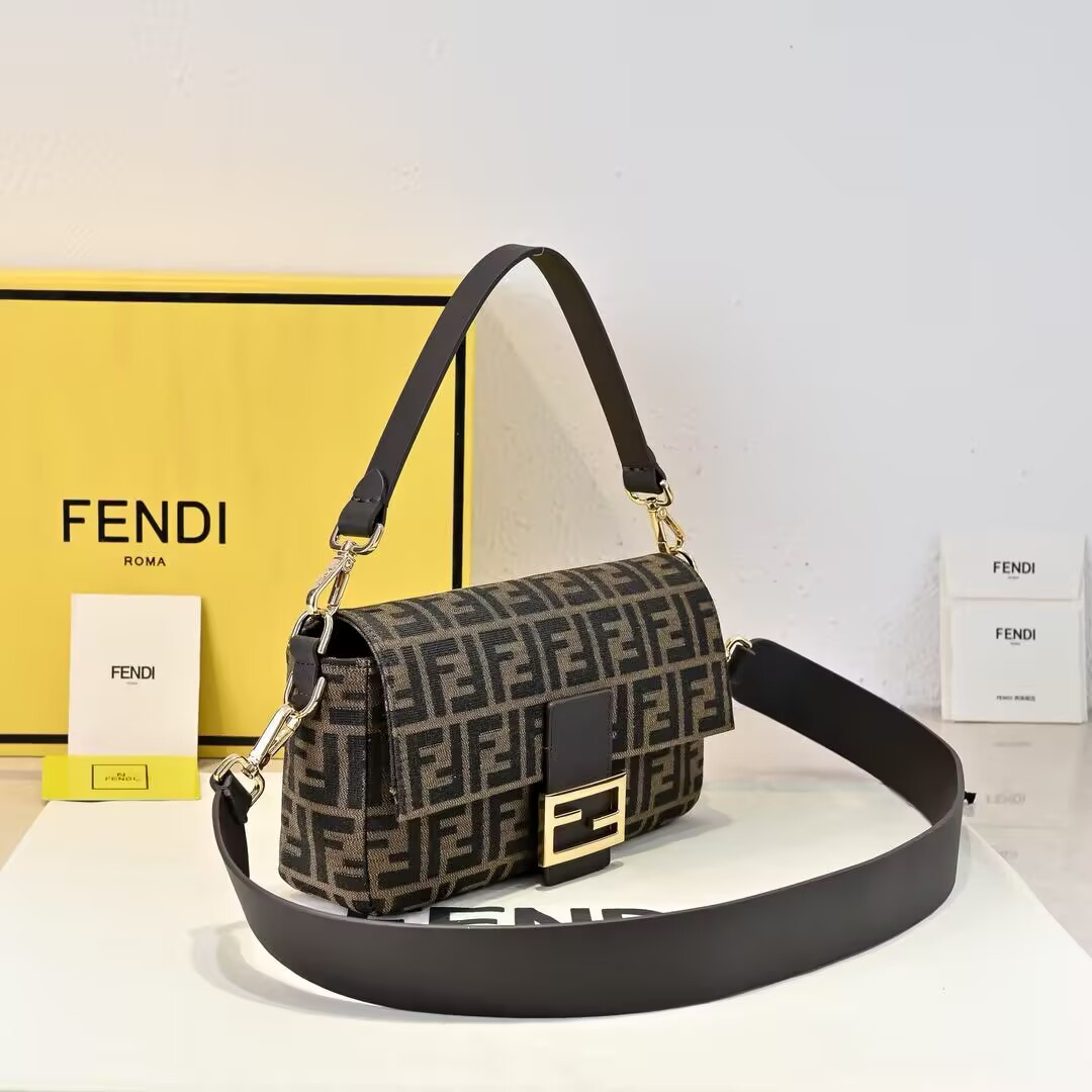 Fendi Baguette Shoulder Bag 26x13x6cm
