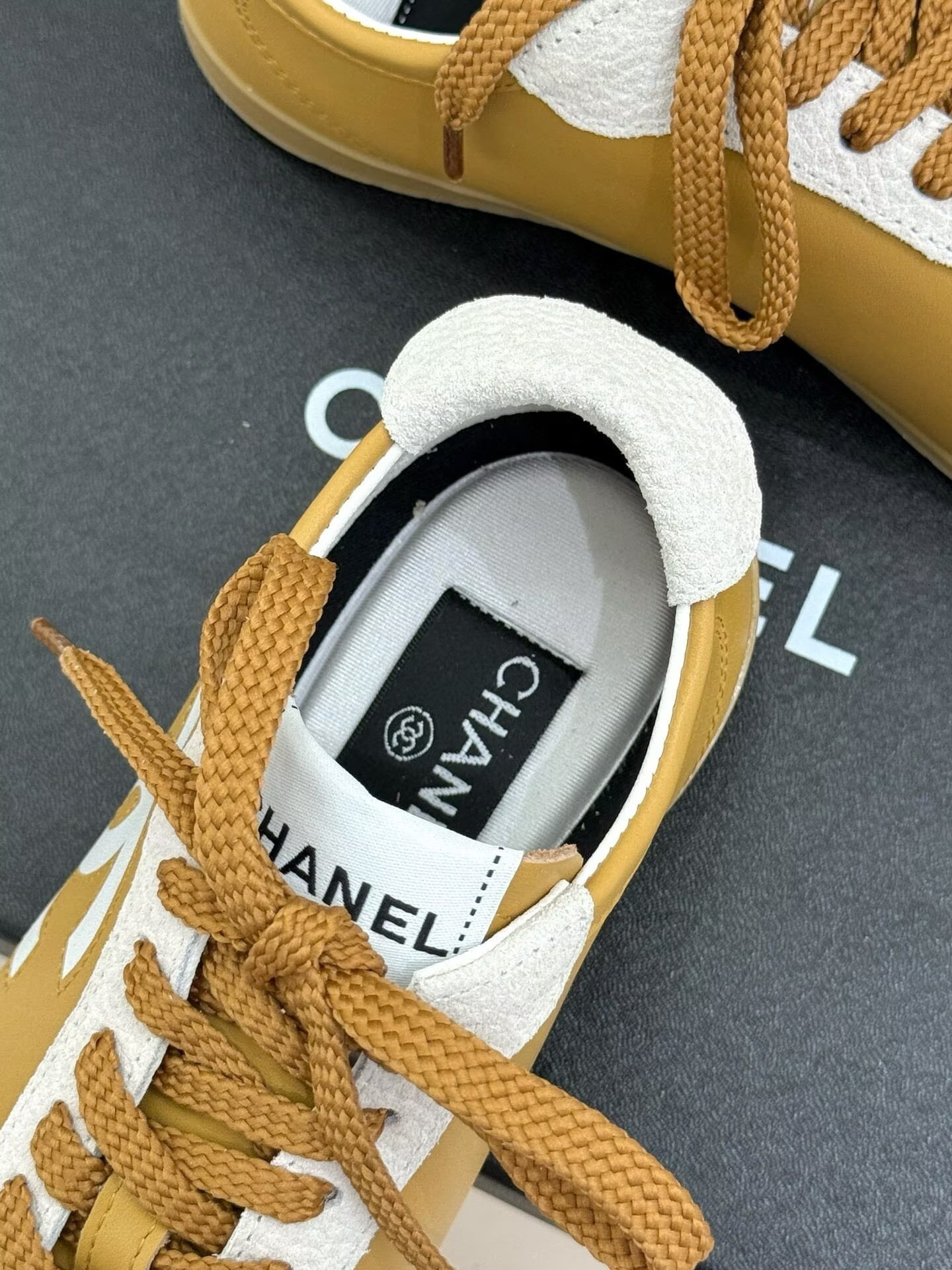 ua Ch**el trainers sneakers