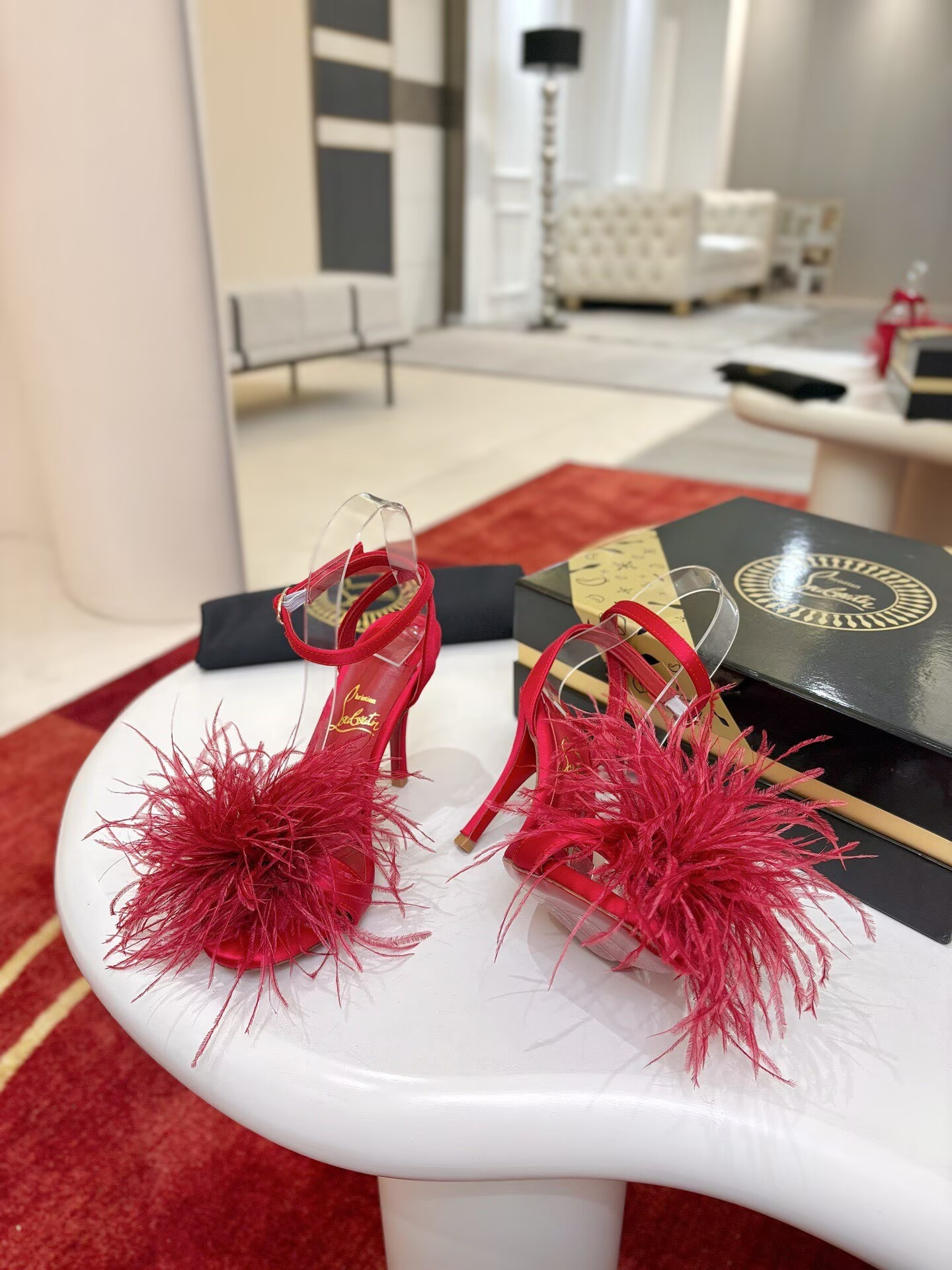 ua Chr1st1an louboutin patapompom sandals