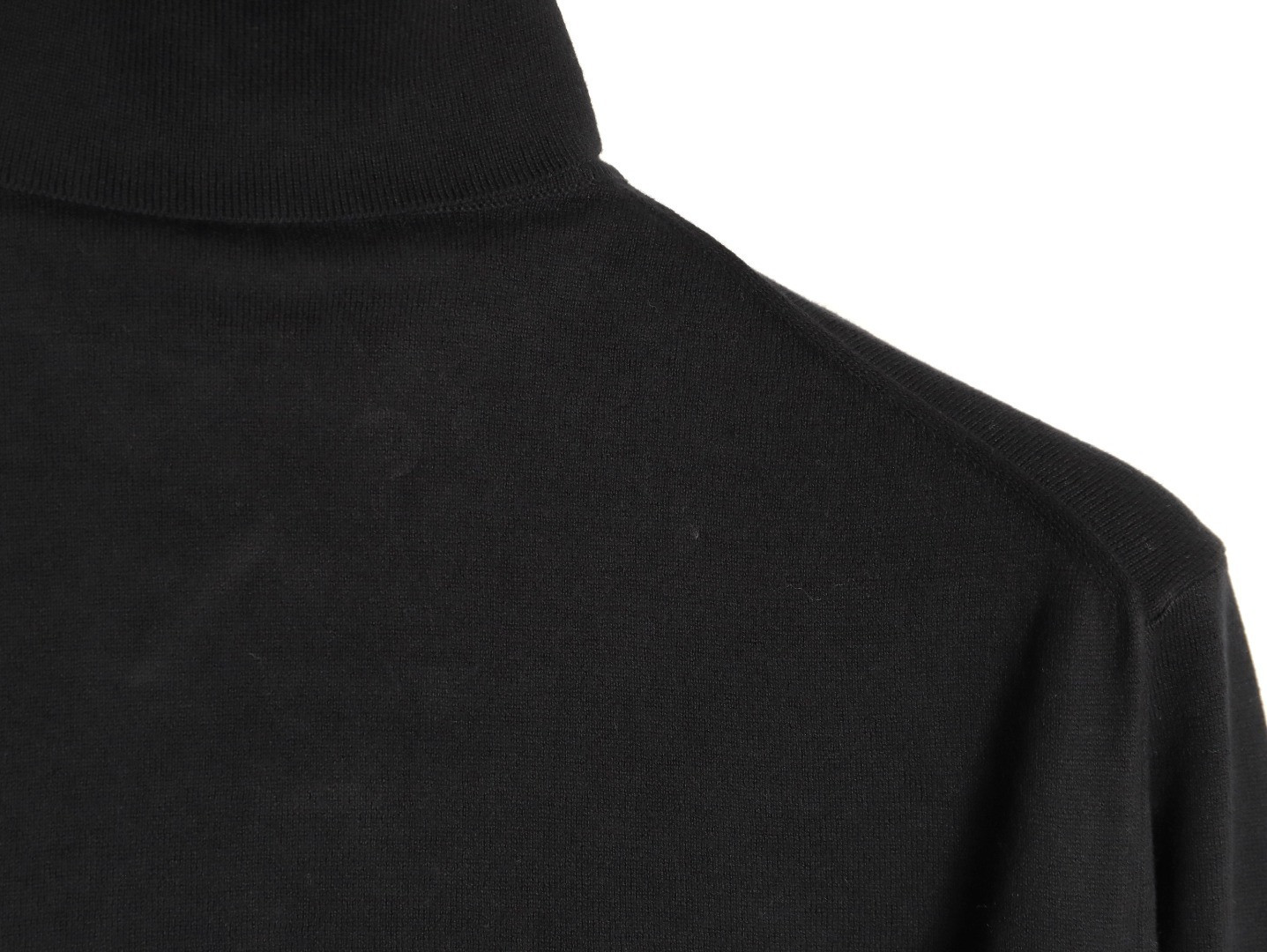 Pra*a prd sweaters