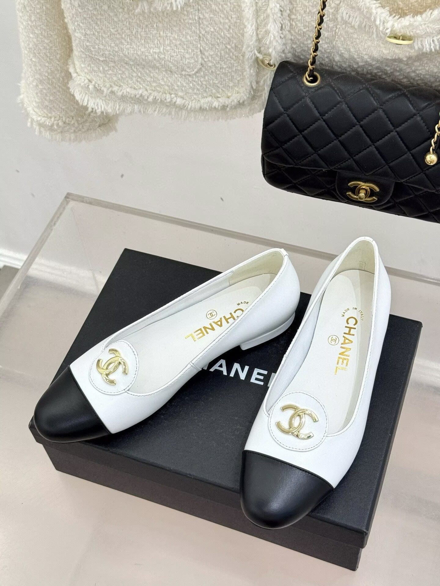 ua Ch**el ballet flats