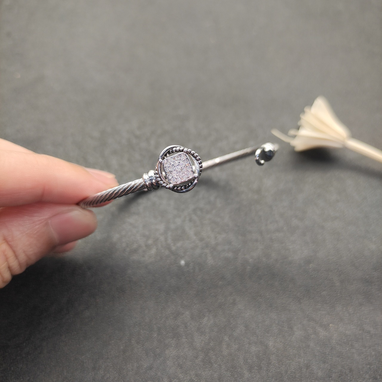 dau1d Yvrm*n 3mm hook bracelet(wrist circumference 15-18cm)