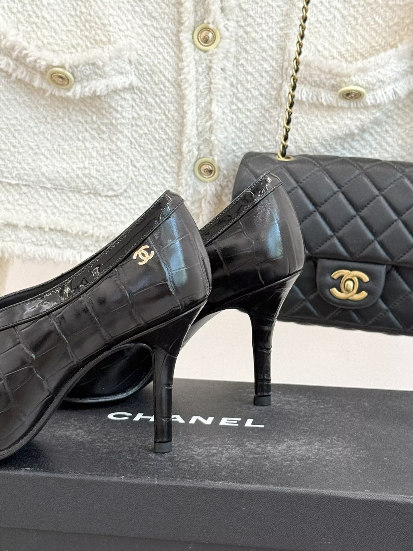 ua Ch**el pumps