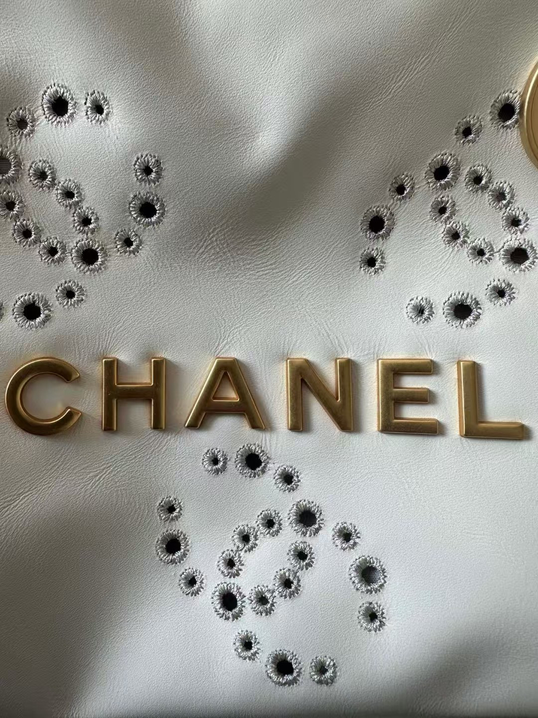 Ch**el 22 MINI HANDBAG Shiny Calfskin 20 × 19 × 6 cm