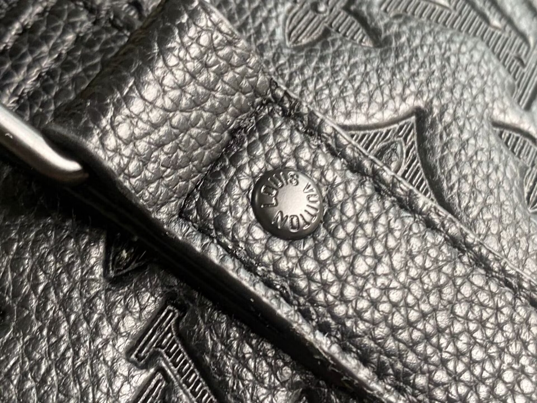 LV Keepall Bandoulière 50 M44810 50x29x23cm