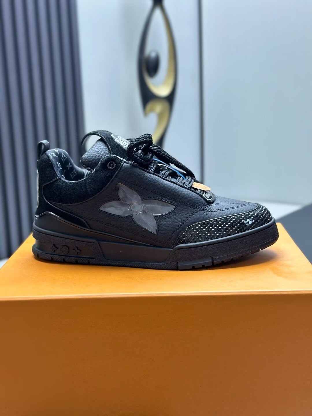 UA LV Skate Sneaker