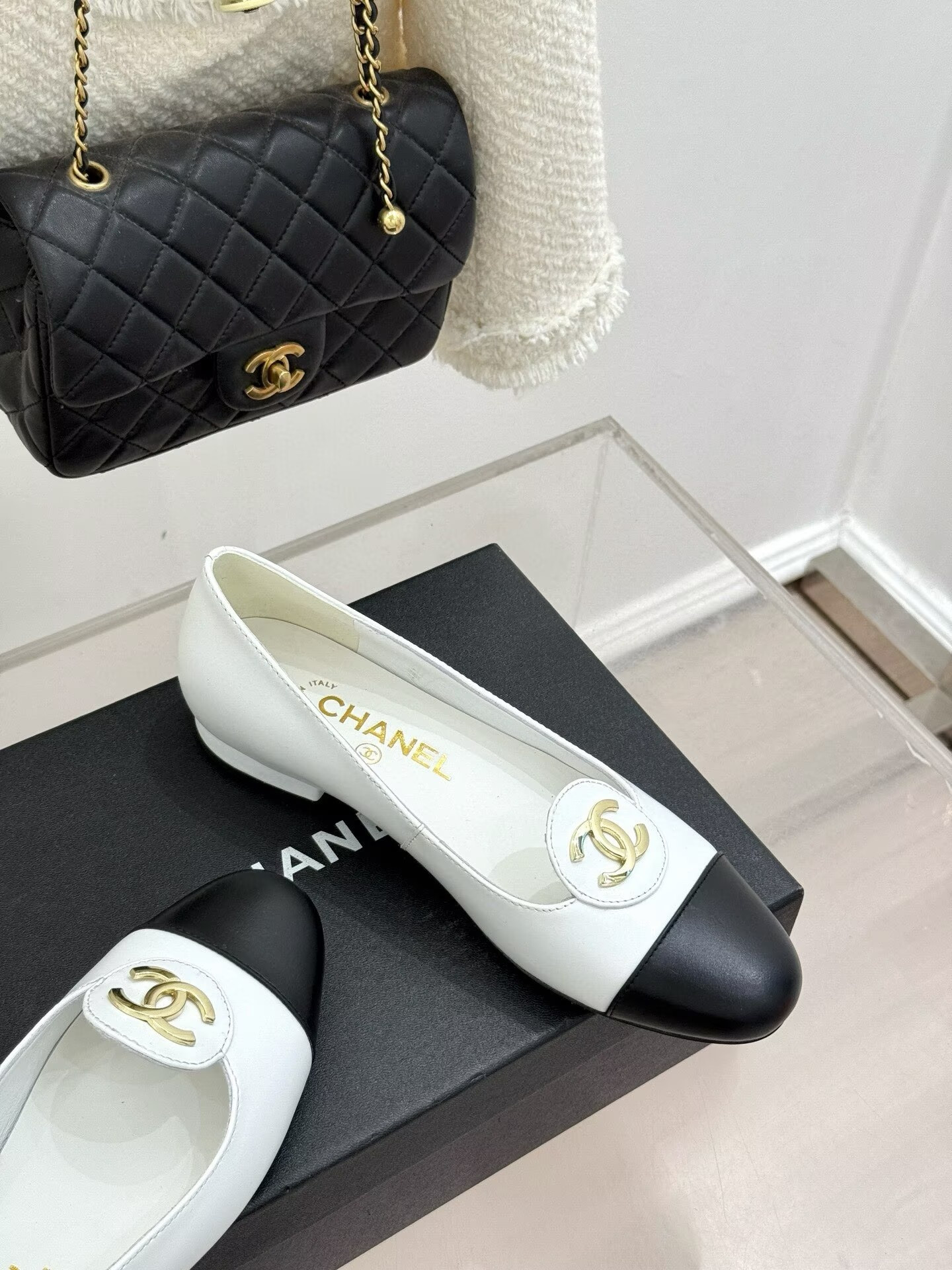 ua Ch**el ballet flats