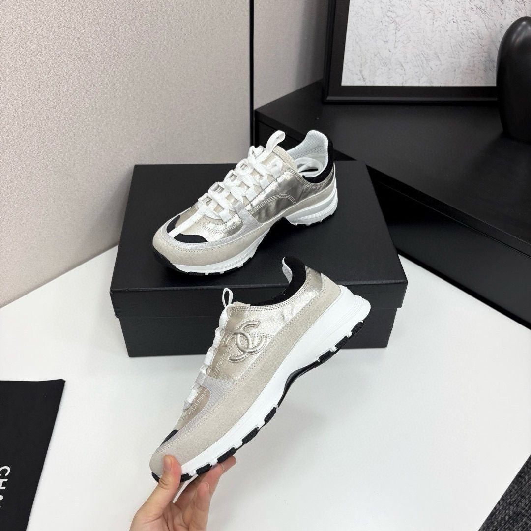 UA Ch**el Sneaker