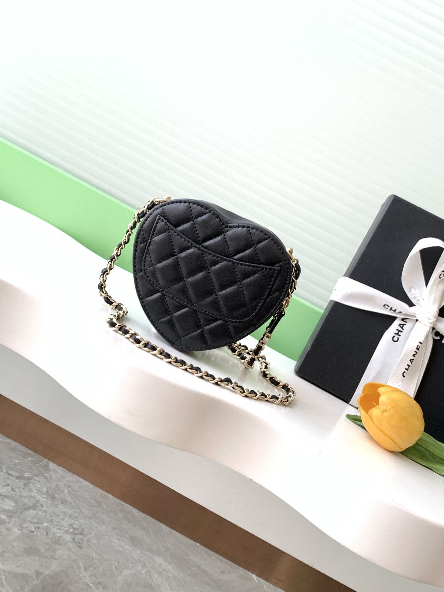Chanel Mini 22S Heart Clutch With Chain 12x13x5.5cm
