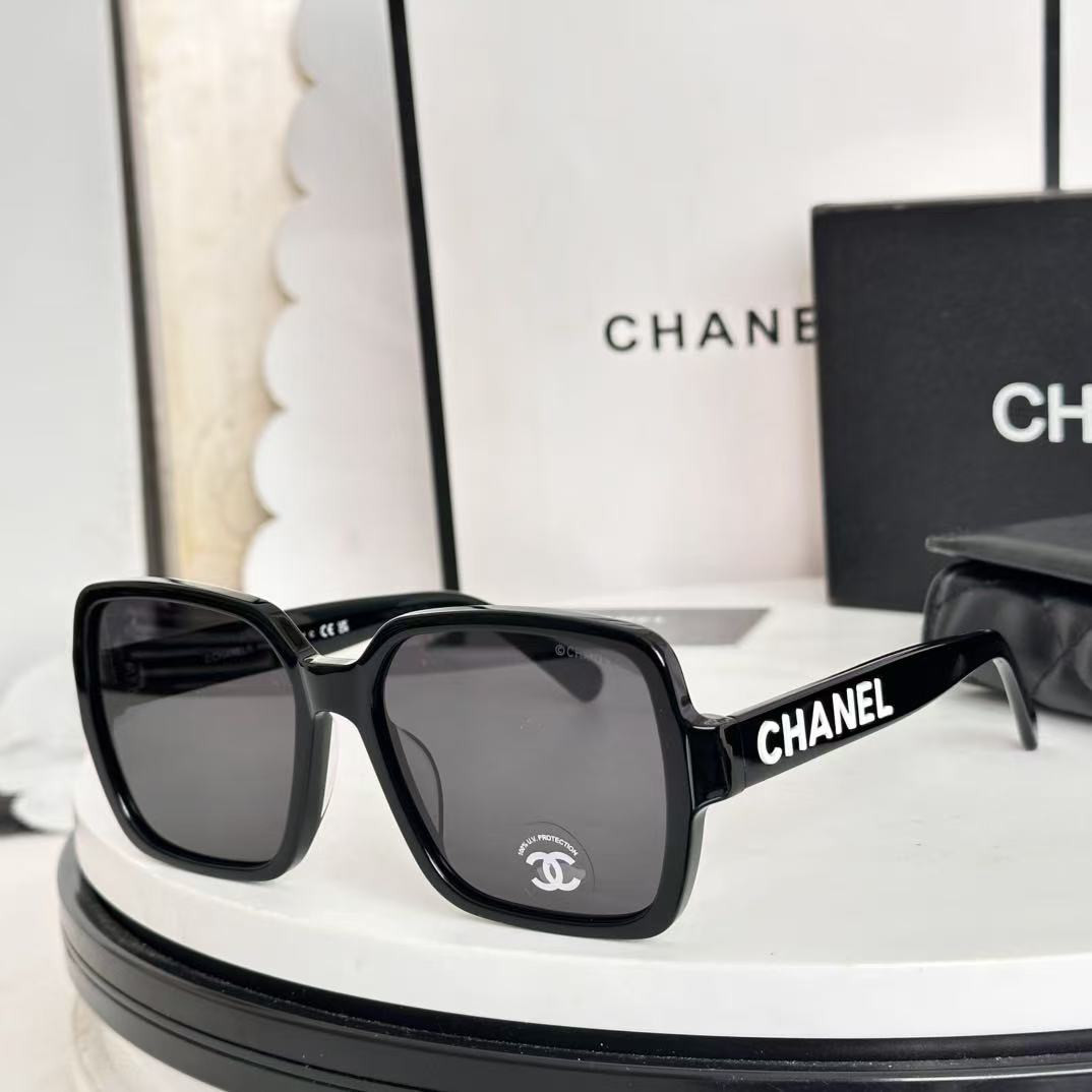 Ch**el glasses