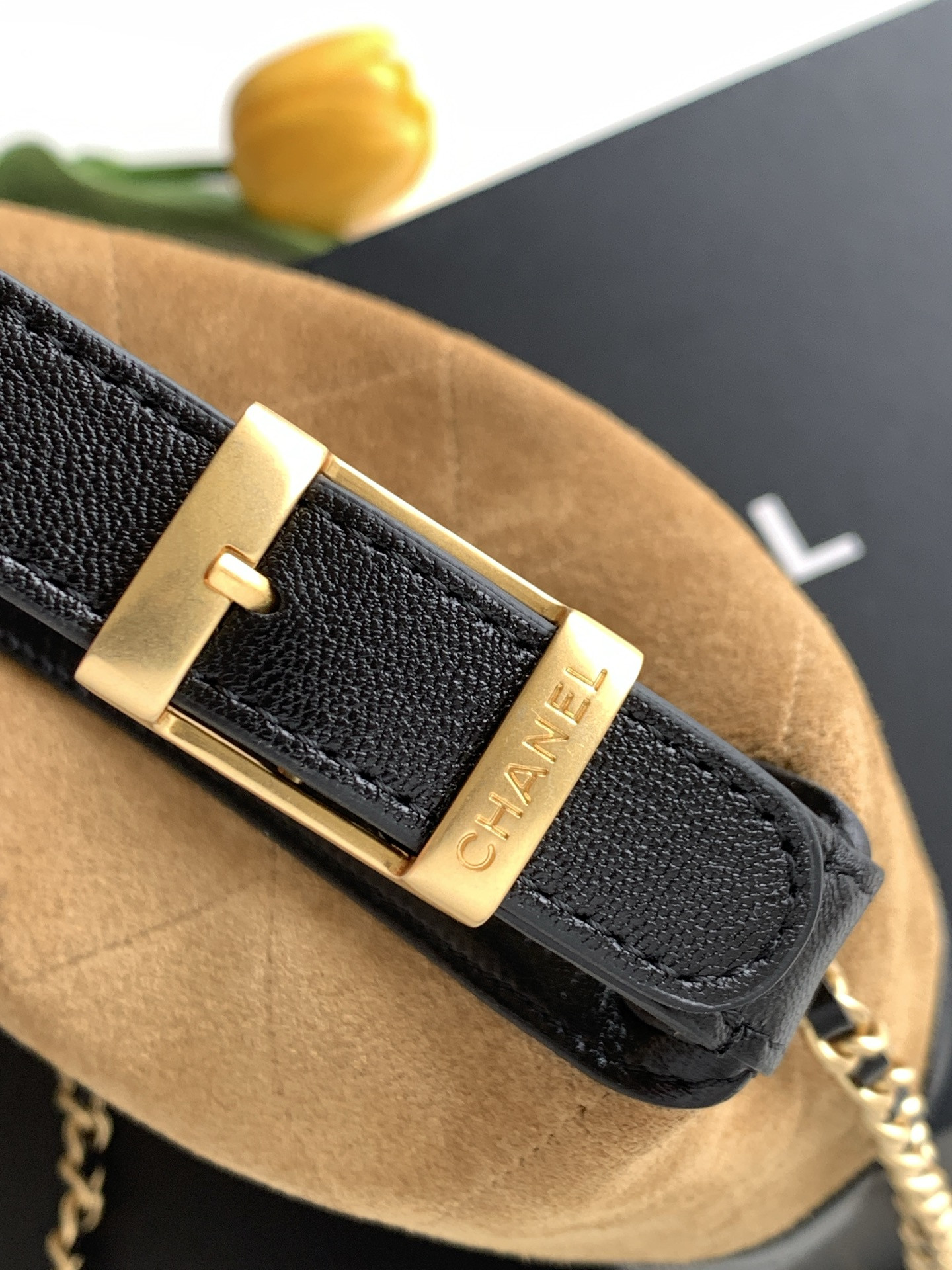 Chanel Clutch with chain AP5187 21x19x7cm