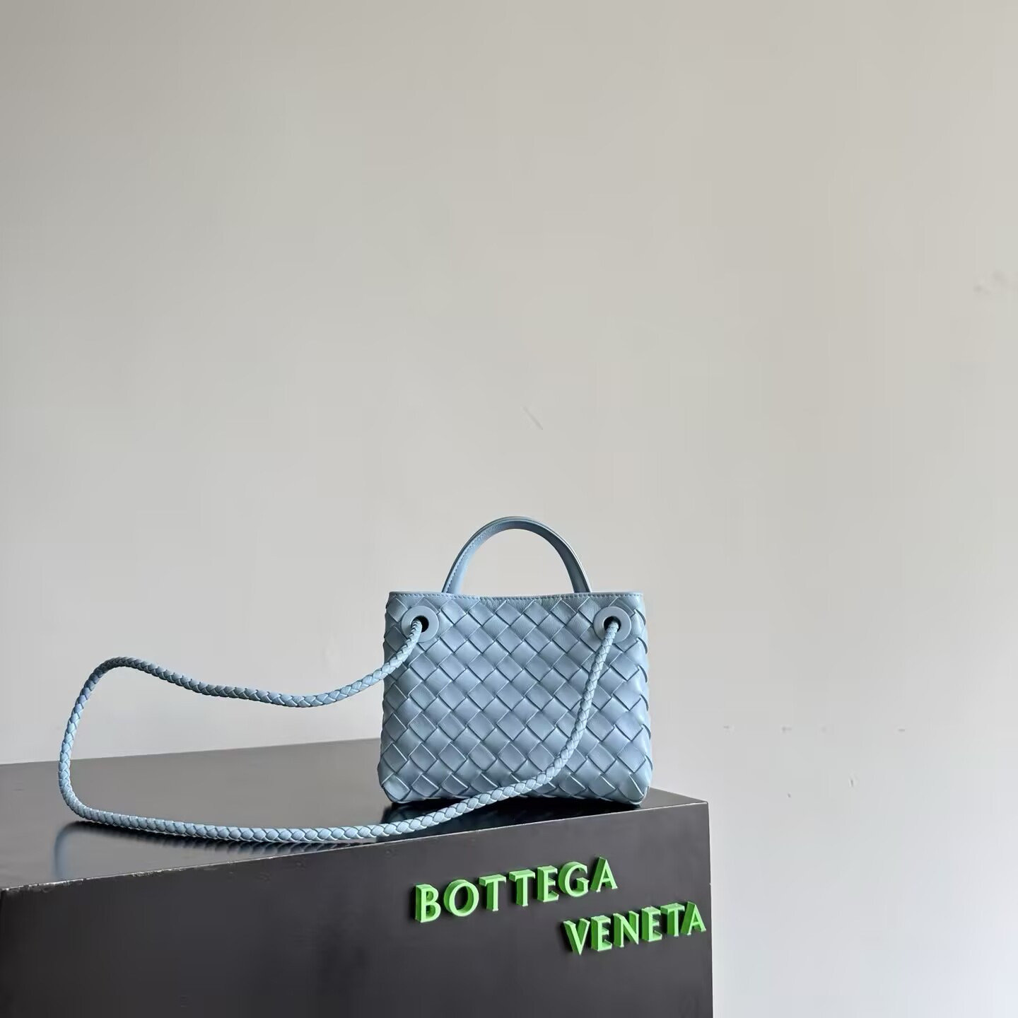 Bottega Veneta Mini Andiamo 20x15x9cm