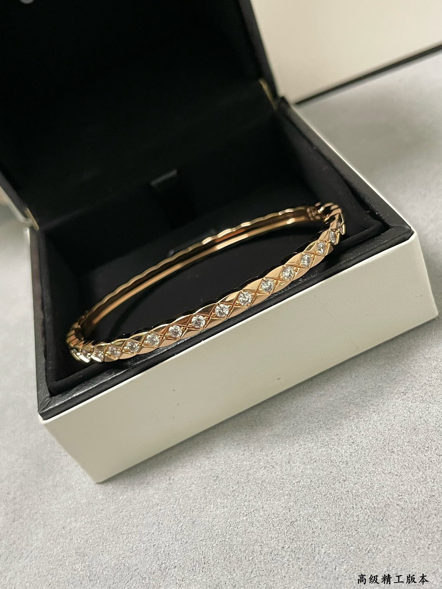 Ch**el Carved Finely carved narrow D1am0nd Bracelet