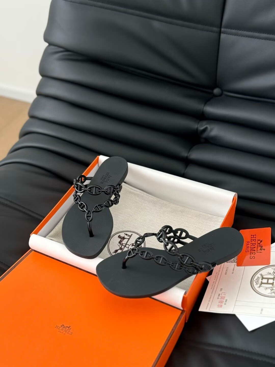 ua H**me5 island sandal
