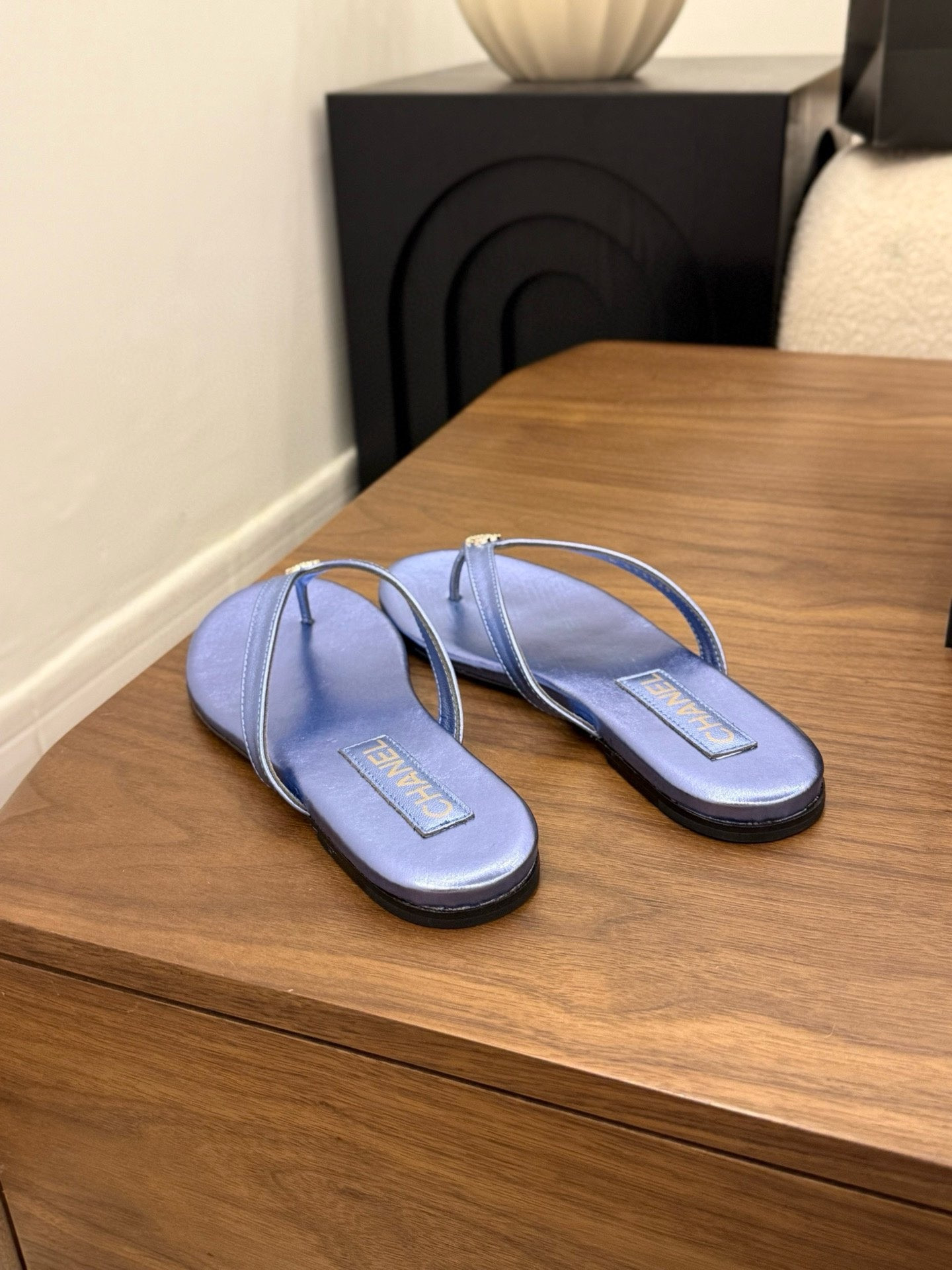 UA Chanel Slides