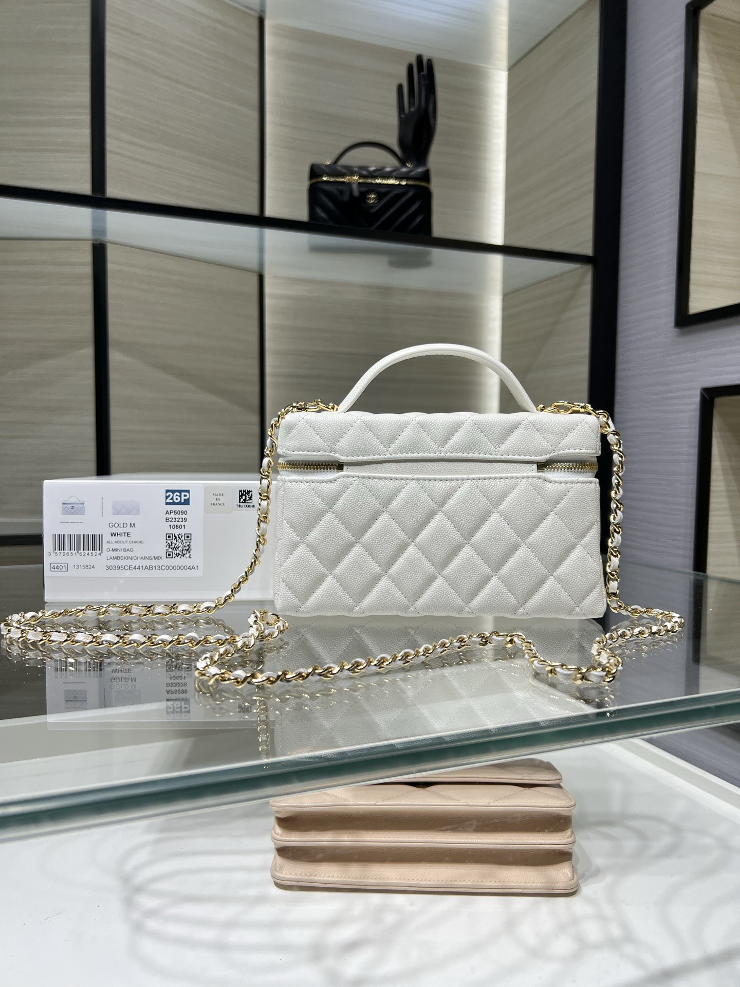 CHANEL Classic Vanity with chain Handbag AP5090 17x19.5x5cm