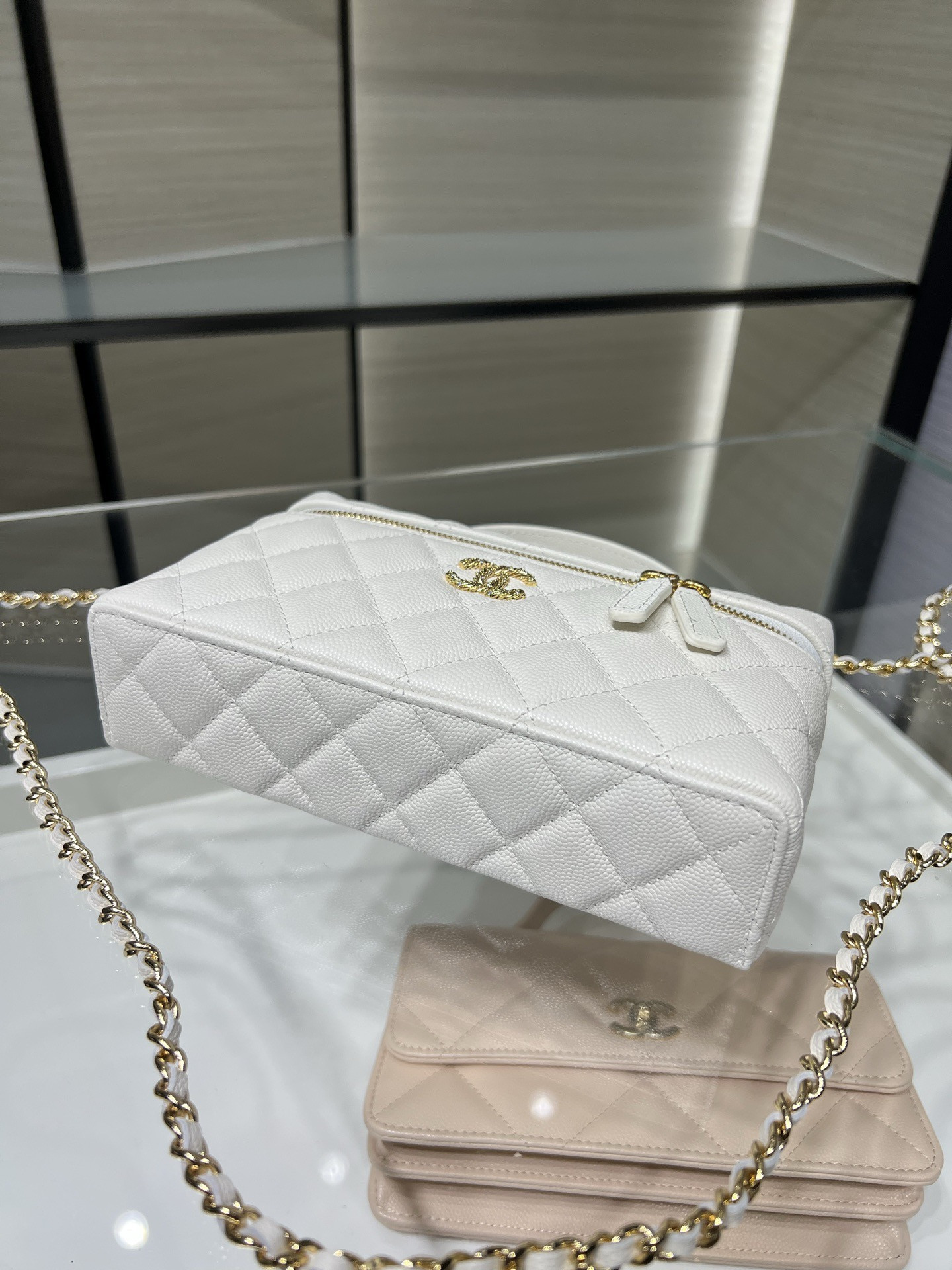 CHANEL Classic Vanity with chain Handbag AP5090 17x19.5x5cm