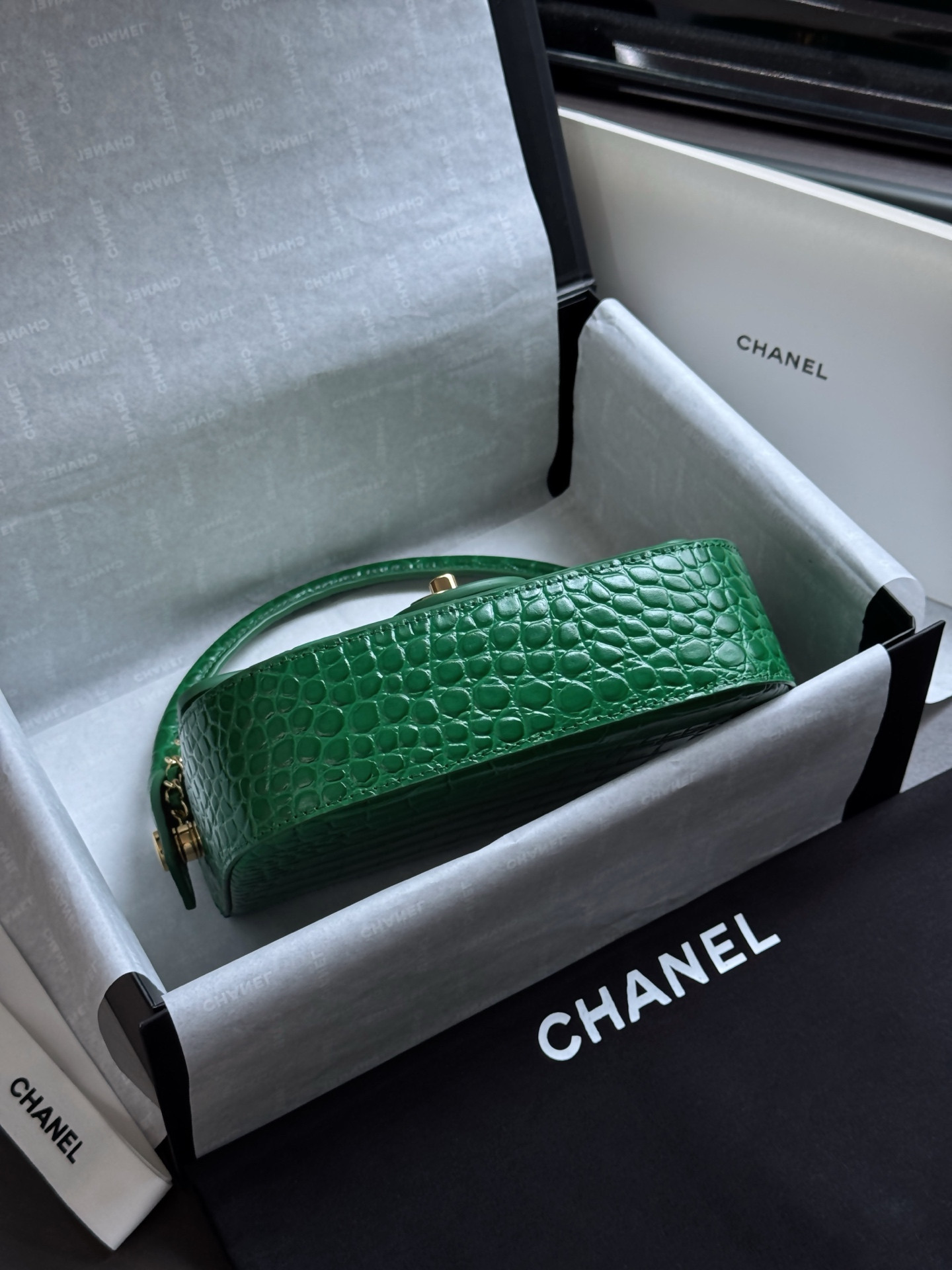 Chanel Mini Flap Bag With Handle AS6424 14.5x19.5x5cm