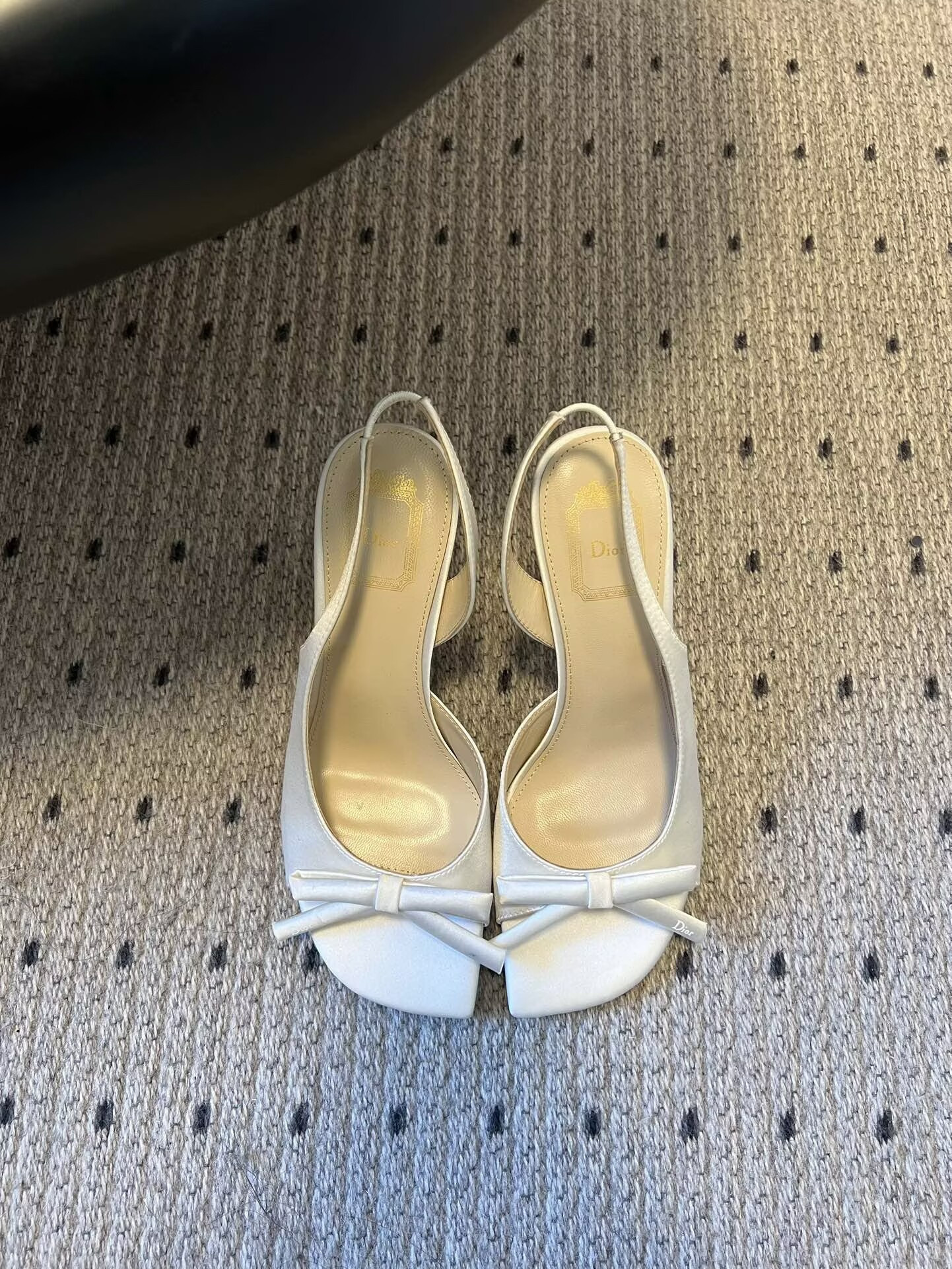 ua D10r bow heeled slingback sandal