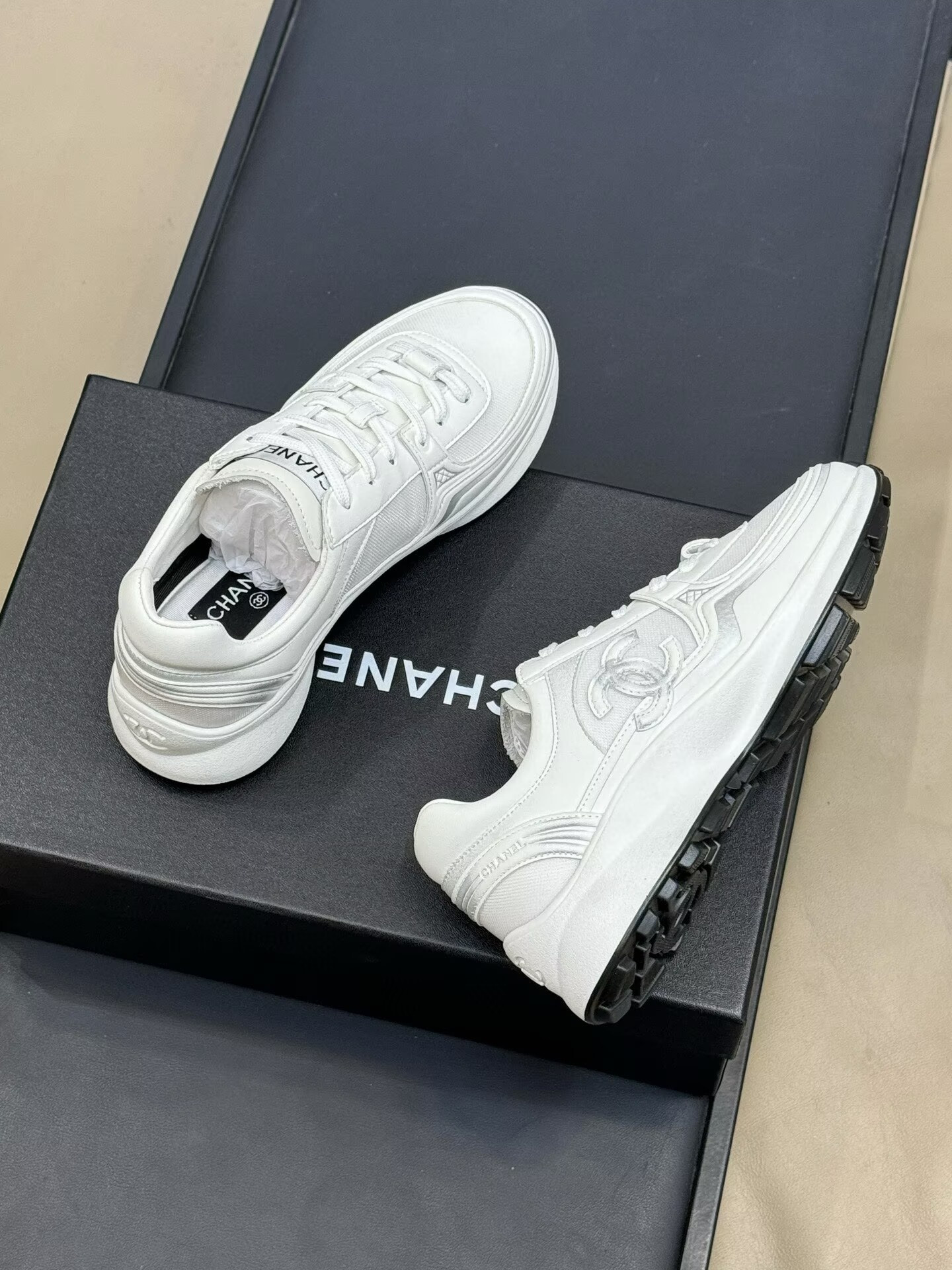 ua Ch**el sneakers